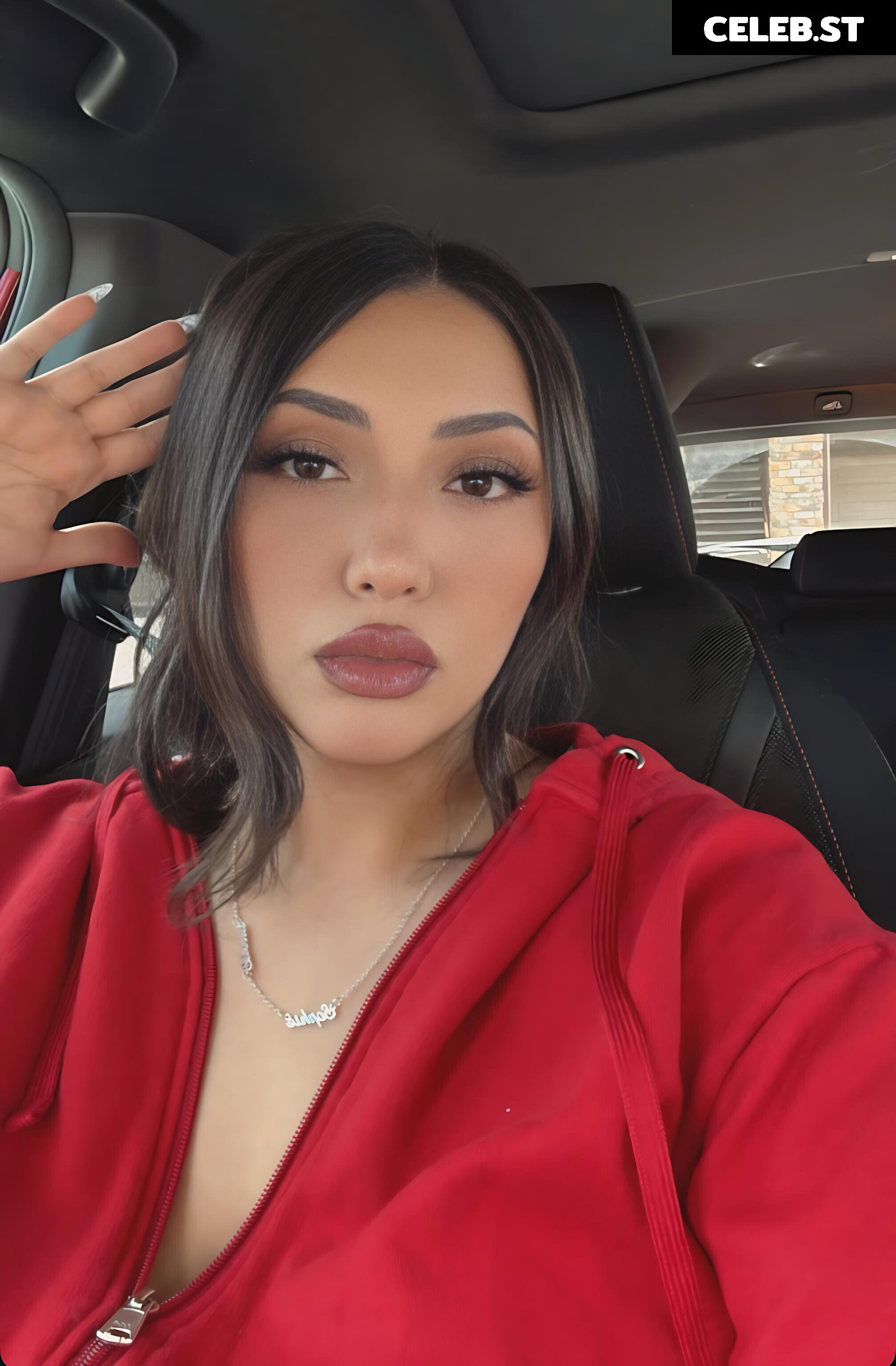 Sexy Big Titty latina BBW @Leeeenaq - goon material Image 12324077
