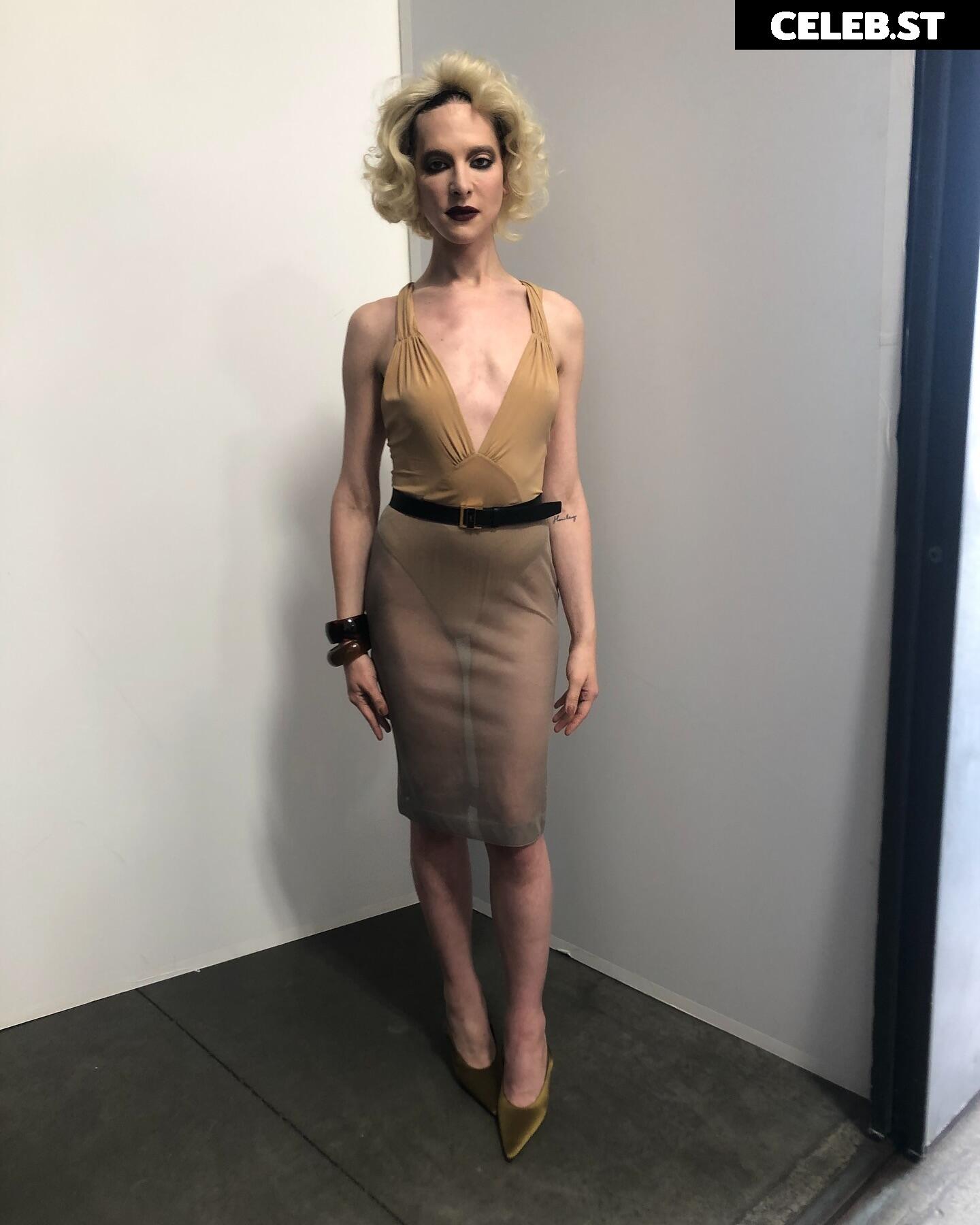 Hari Nef Image 12327816