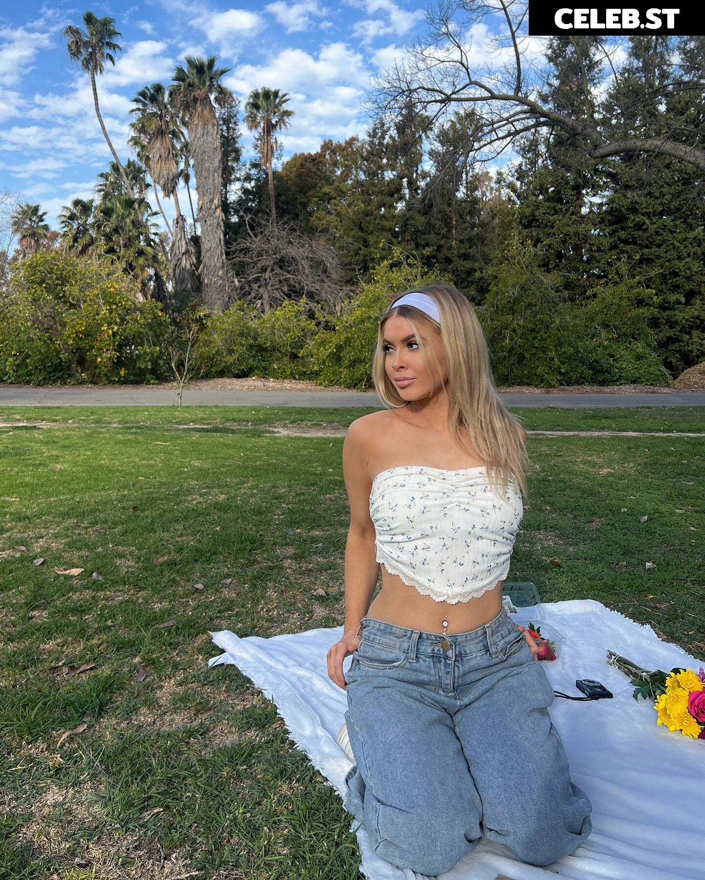 Callie/ JustmeCallie/iamcalliemarie/Callie Marie Image 12326666