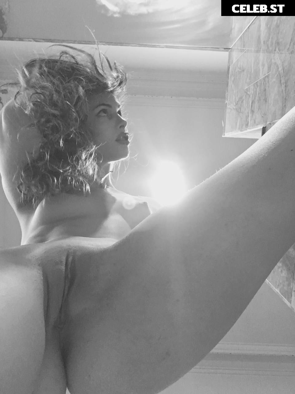 Charlotte Kemp Muhl Image 12321844