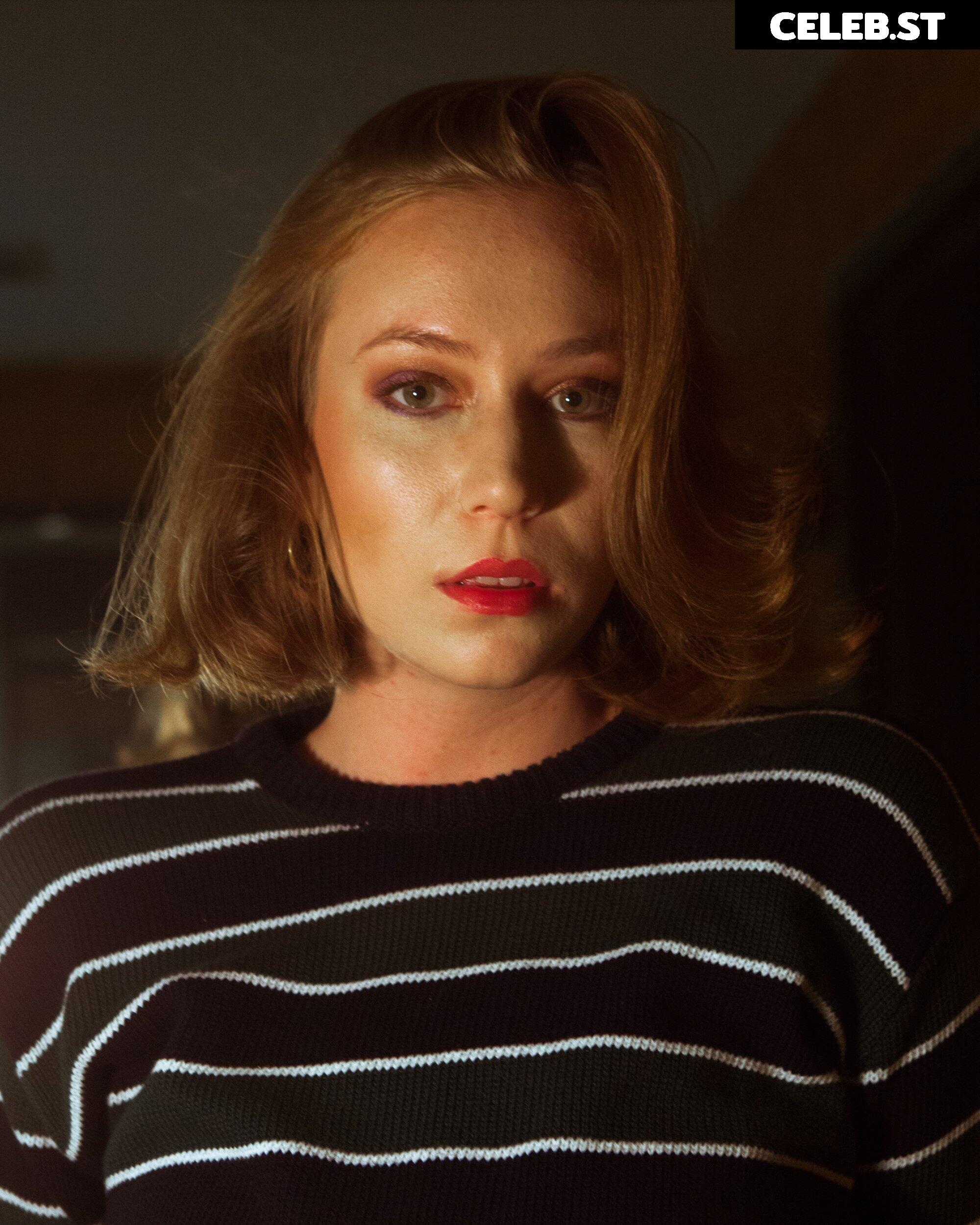 Hannah Einbinder Image 12321633