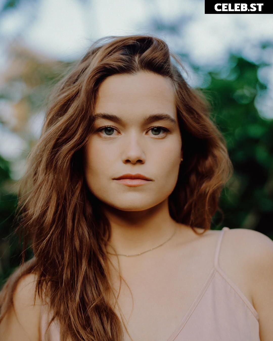 Sarah Catherine Hook Image 12321383