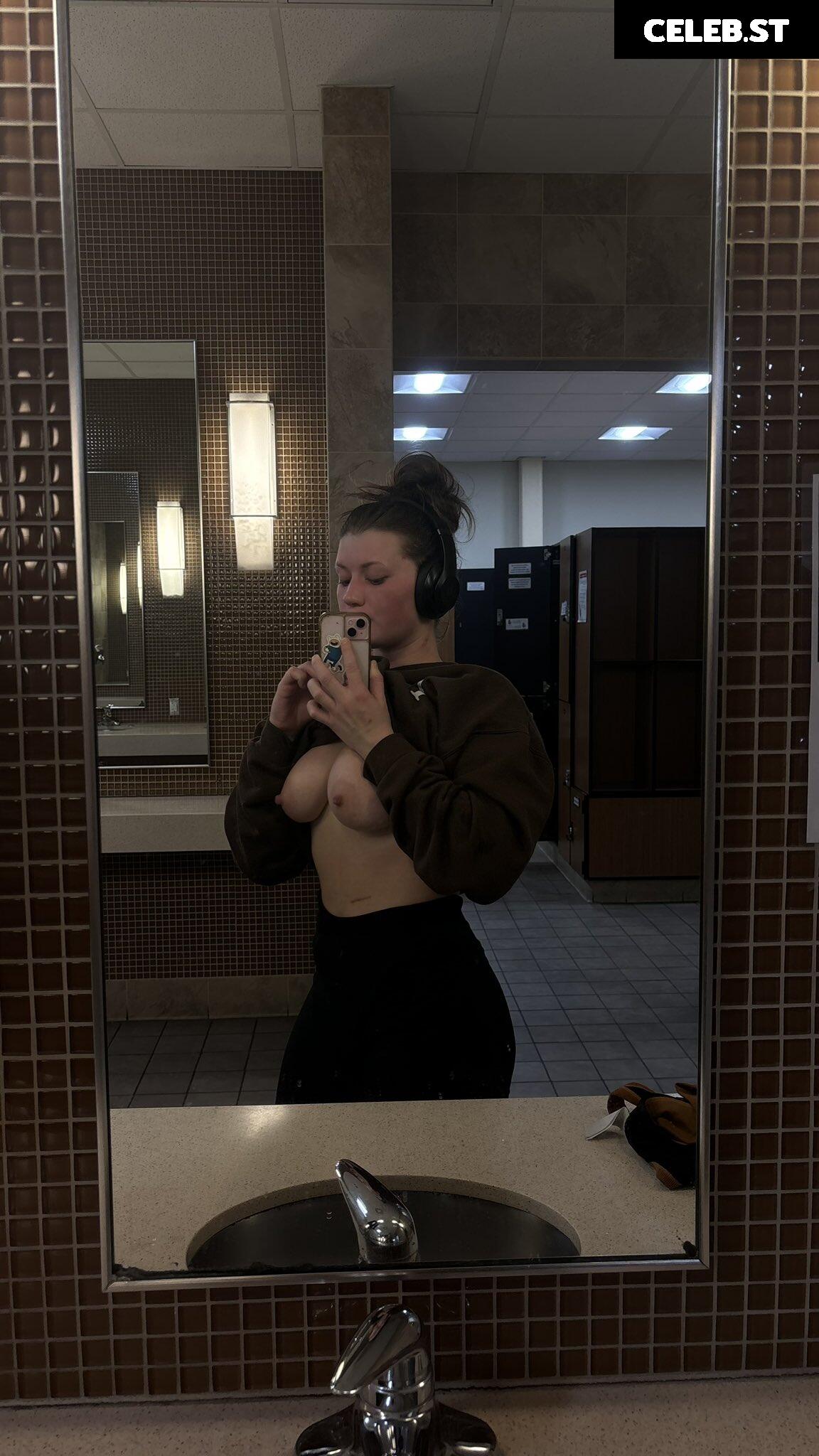 badlilbunny23 / BunnySmokez Image 12329632