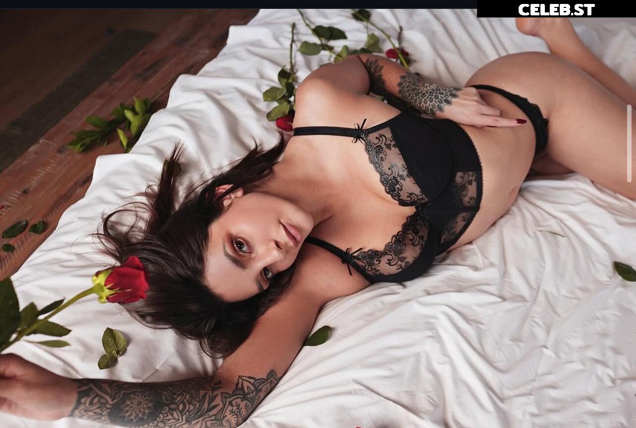 Isamobella / goodwithmytongue / Isabella Monreal / elenalengua Image 12338637