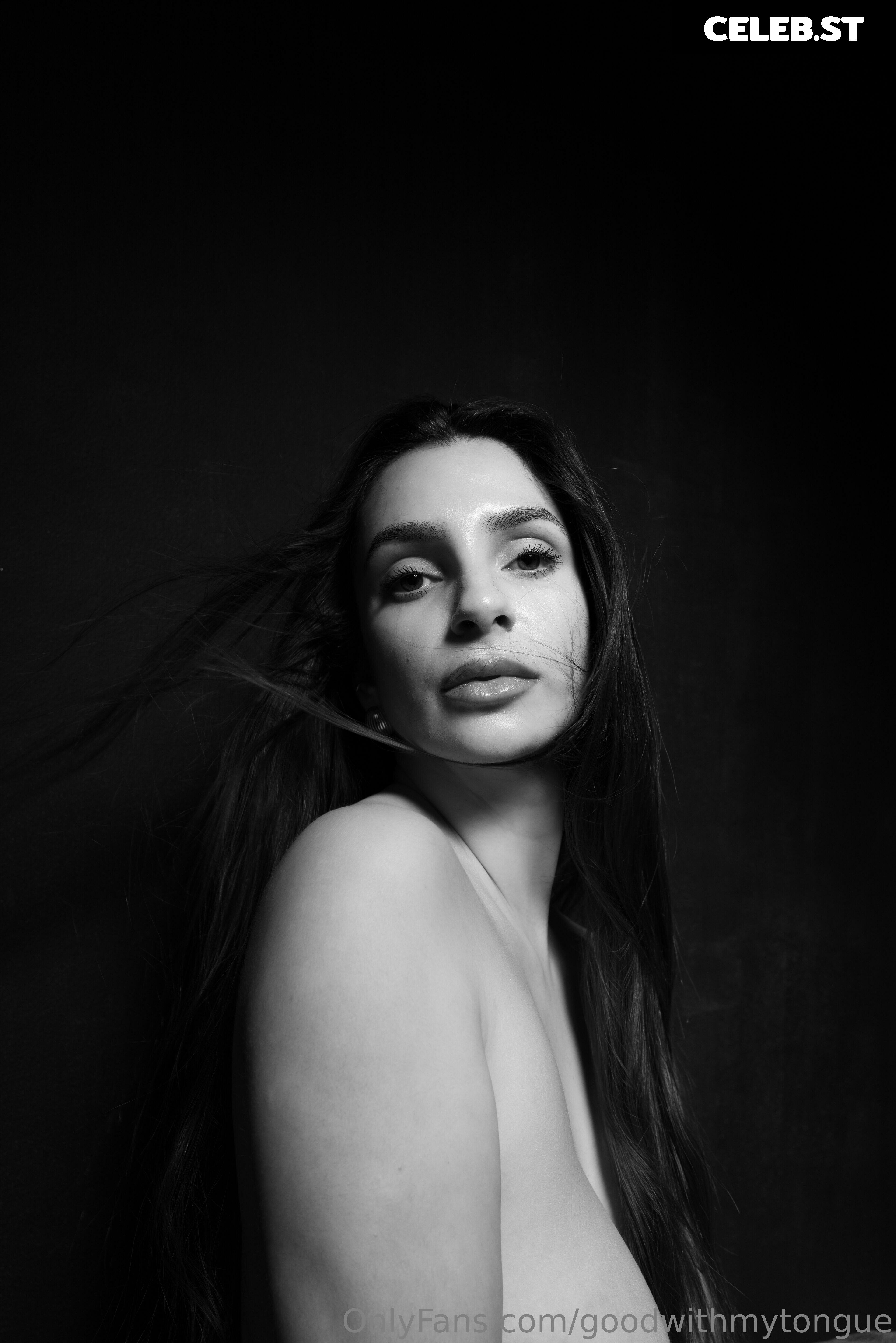 Isamobella / goodwithmytongue / Isabella Monreal / elenalengua Image 12338646