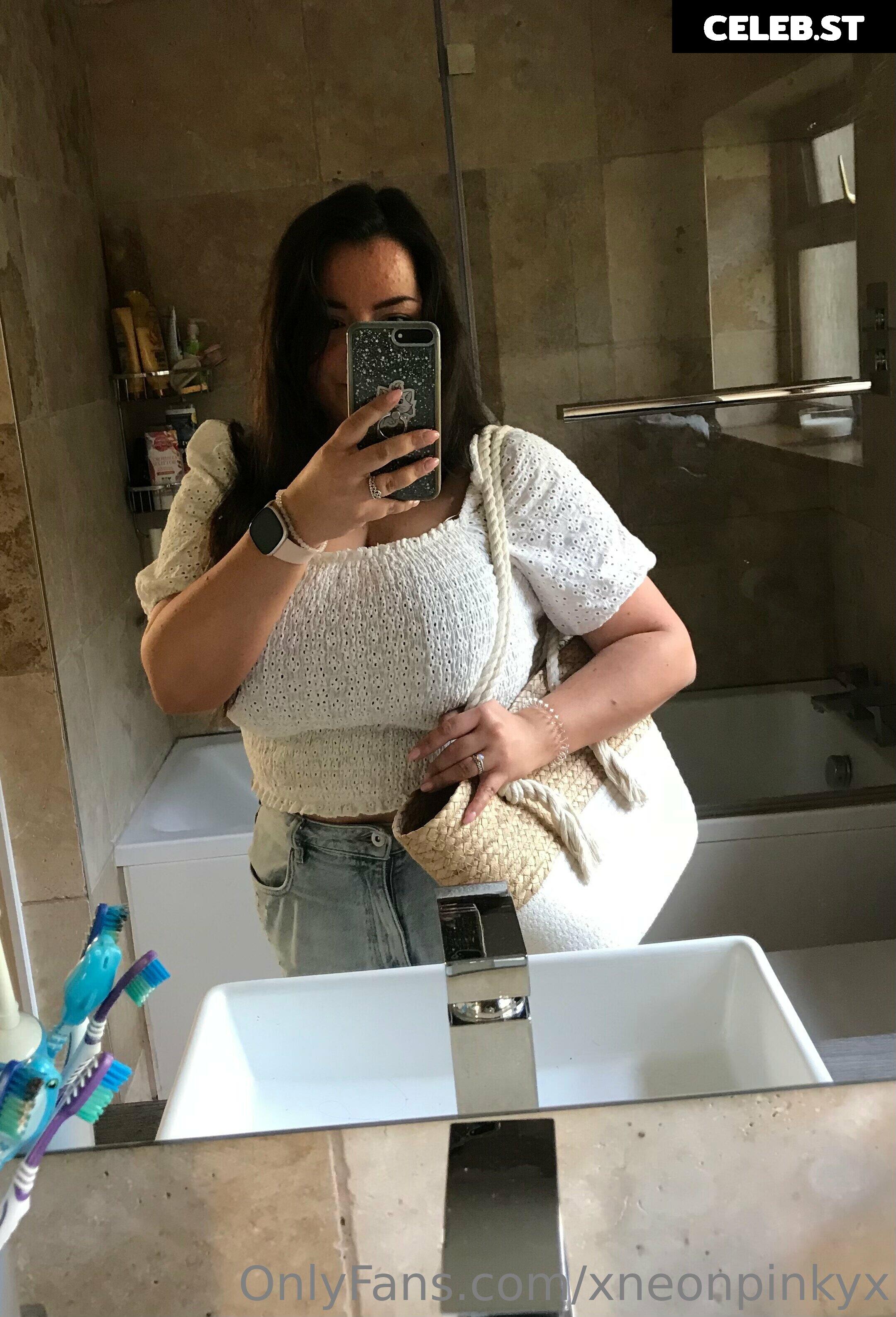 Xneonpinkyx / Kittina Image 12337203