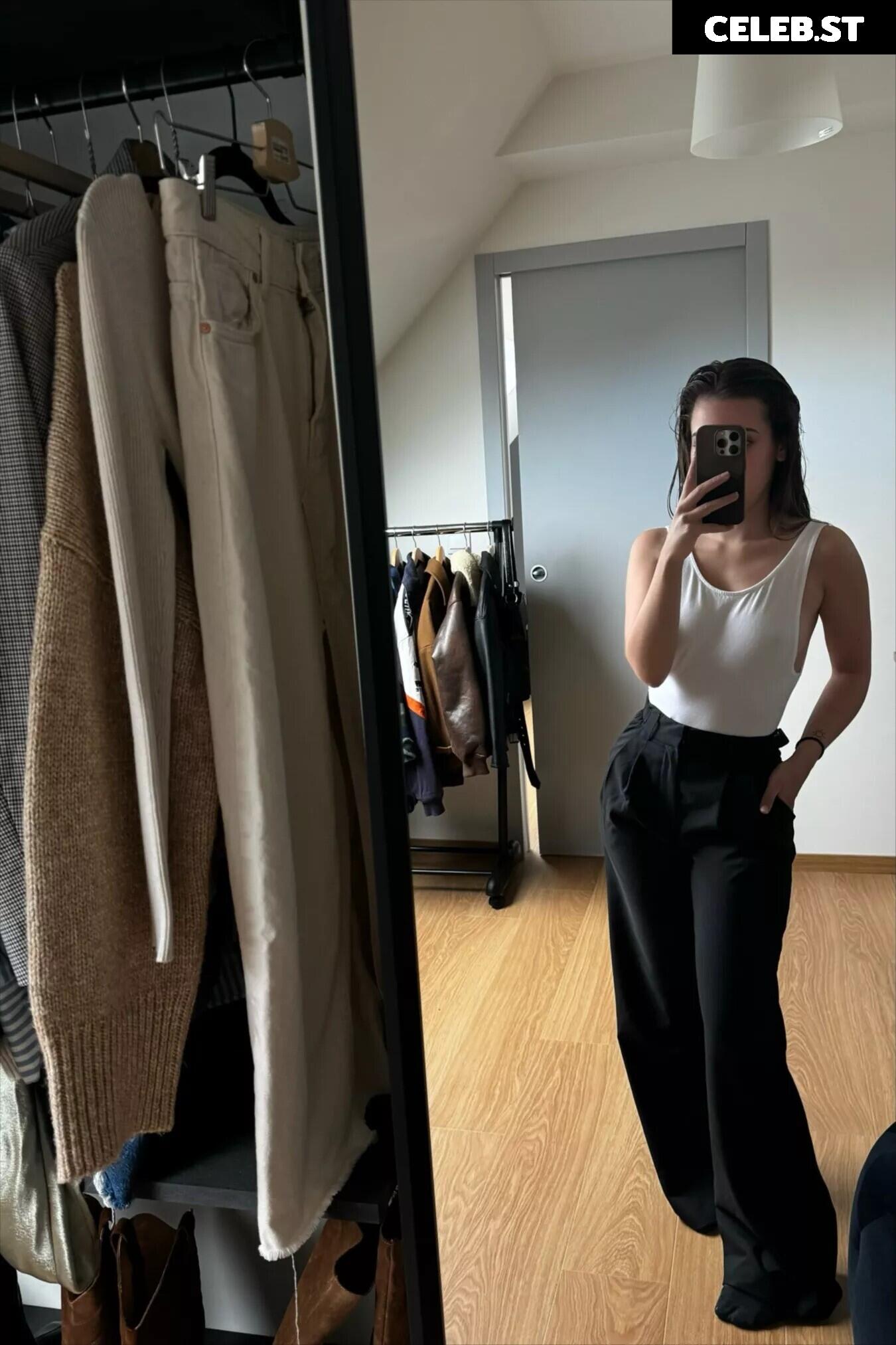 Apo / apollinegrmz / apolline_guer Image 12304692