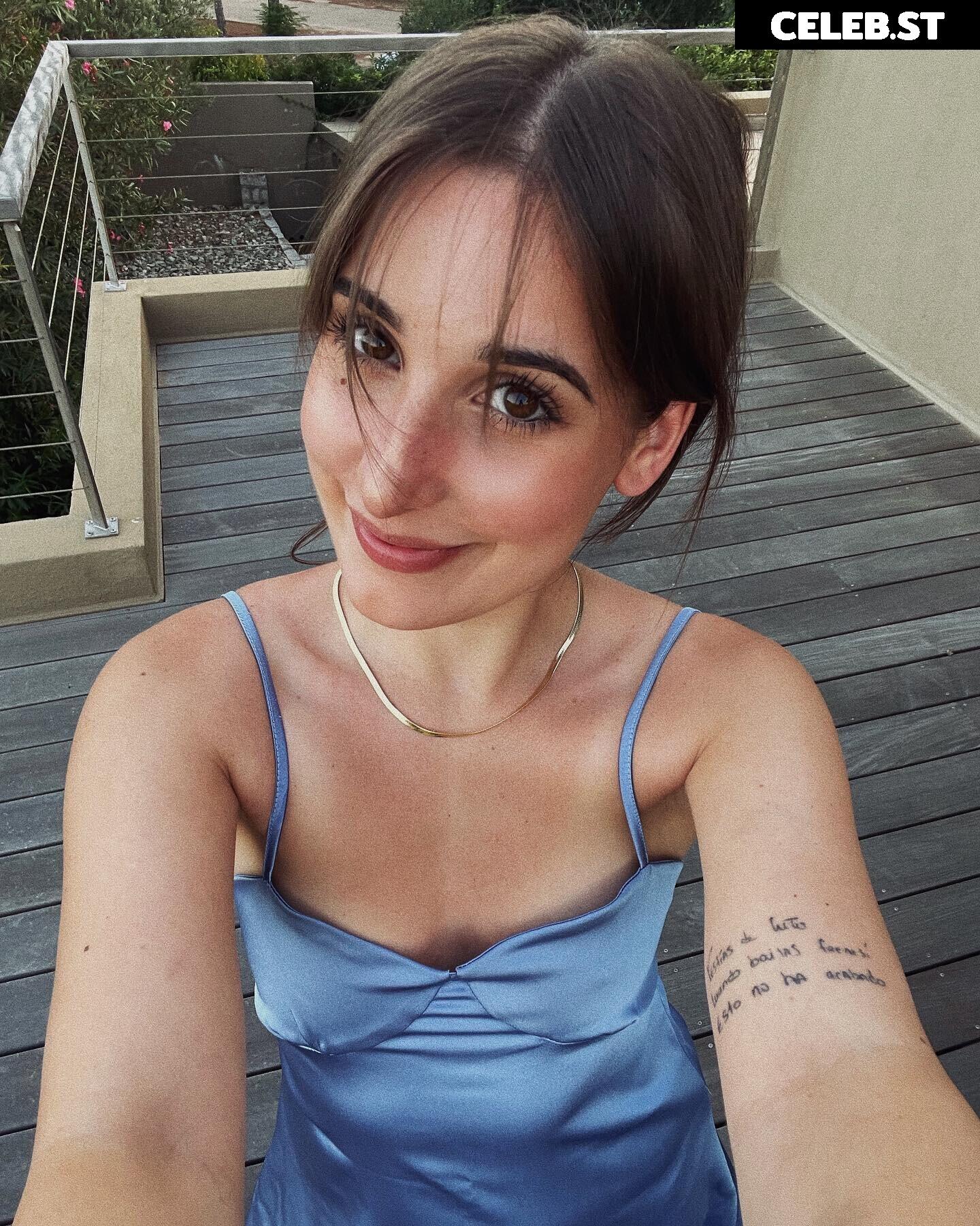 Apo / apollinegrmz / apolline_guer Image 12304687