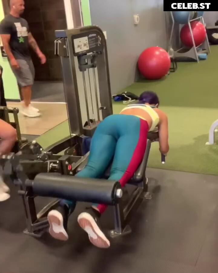 Lorena Parkour (Lorena Abreu) Image 12301065