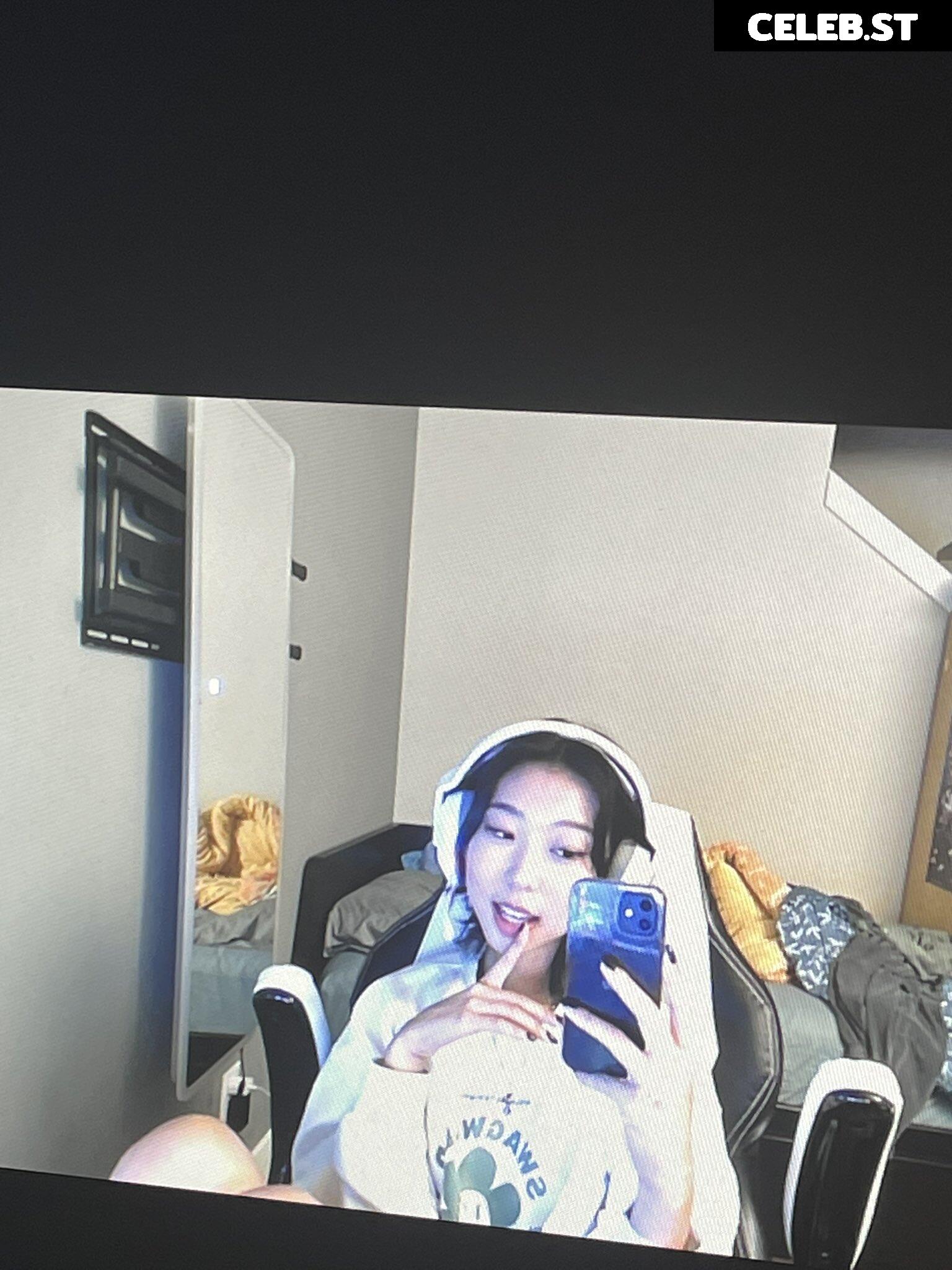 kirashleyhan/ashxohee Image 12300911