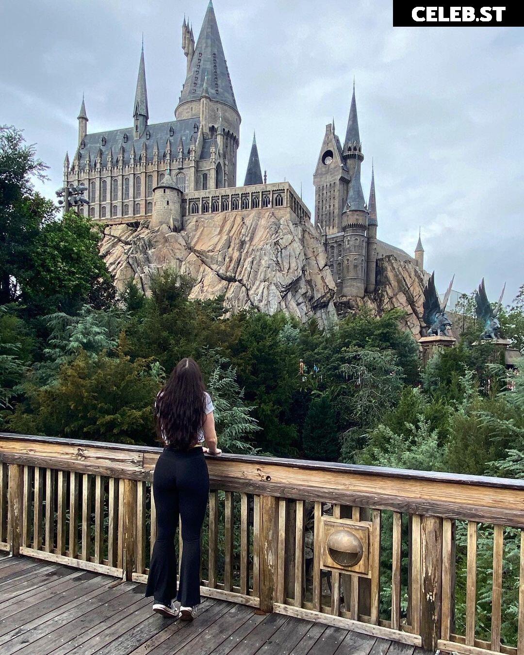 Liv @littlelivbug Image 12300819