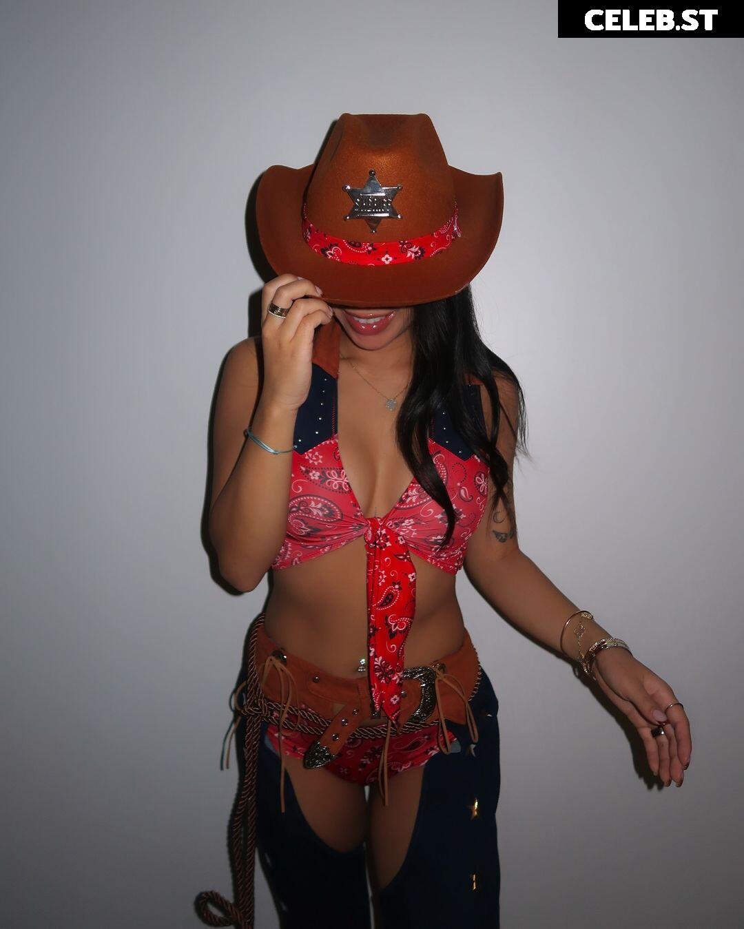 lilkasian / haleyy.nguyen Image 12303903