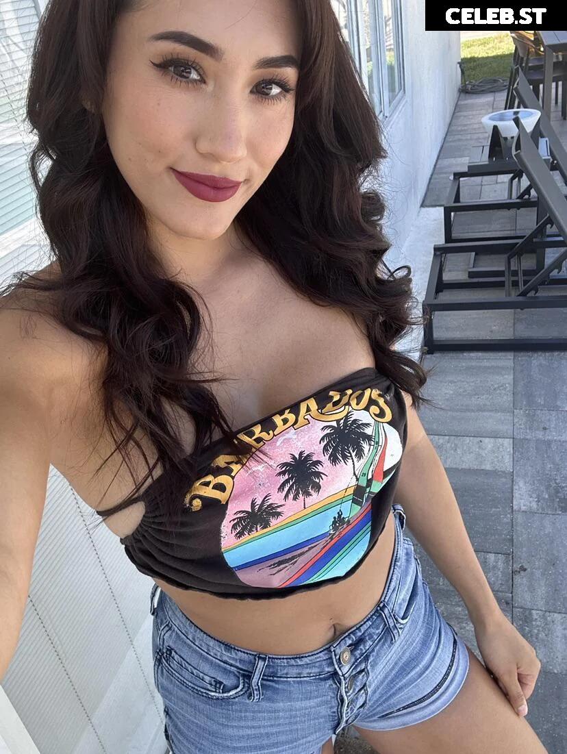 Arya Rae aryaraee Image 12302021