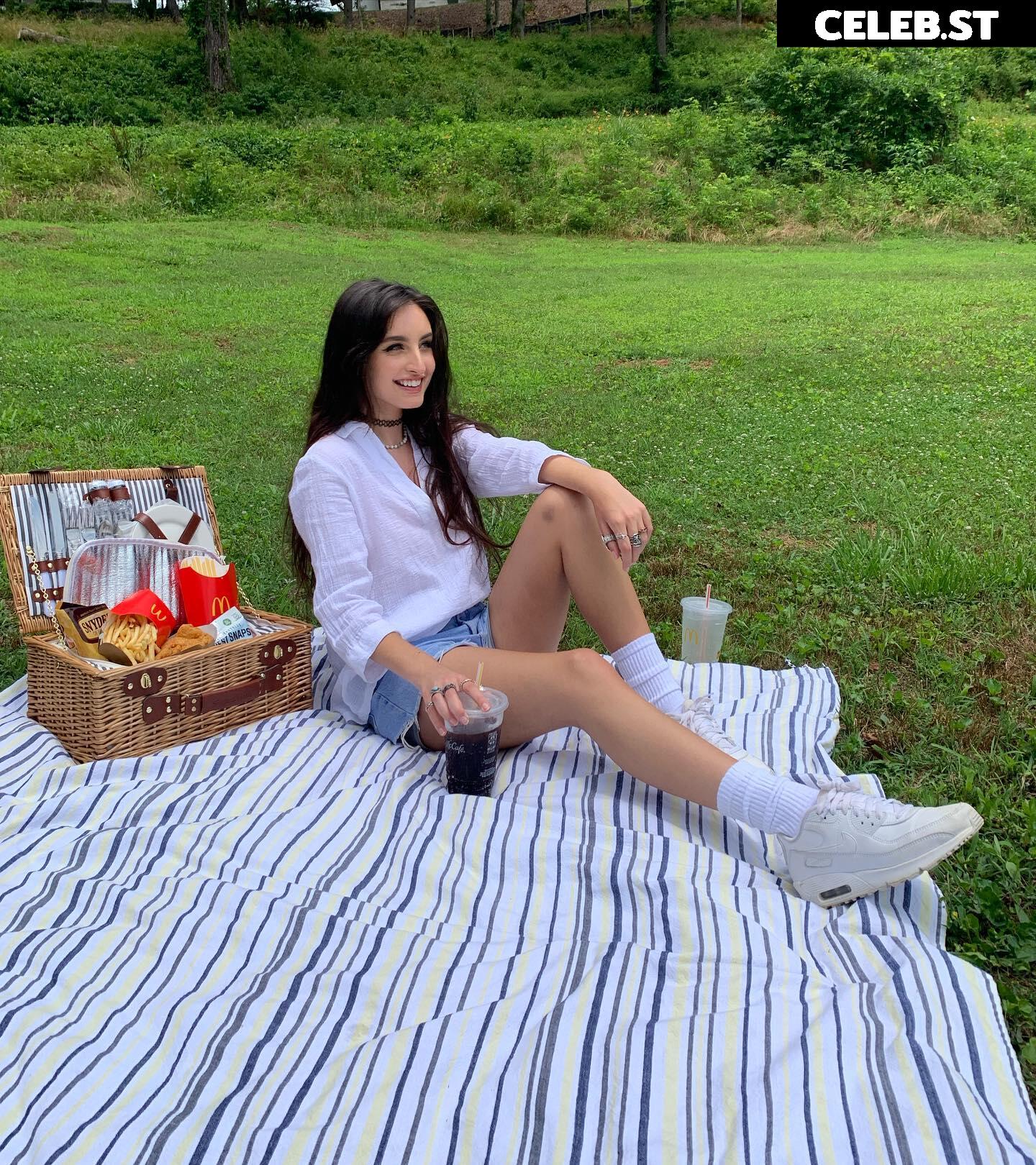beebee ASMR Image 12380375