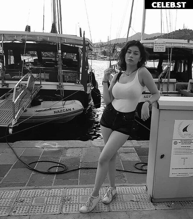 Cansu Çakal / cansucakal Image 12268414