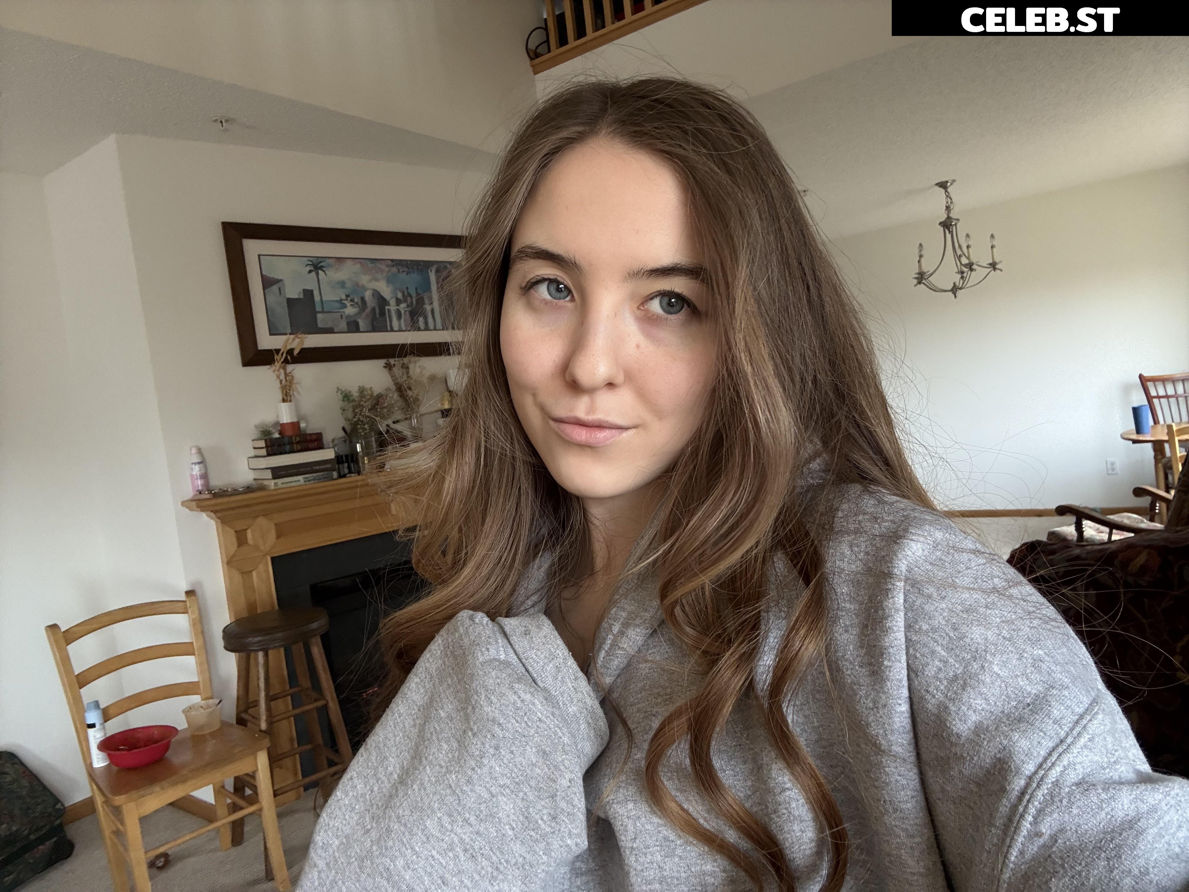 Curious_Hour / mirrajean Image 12268722