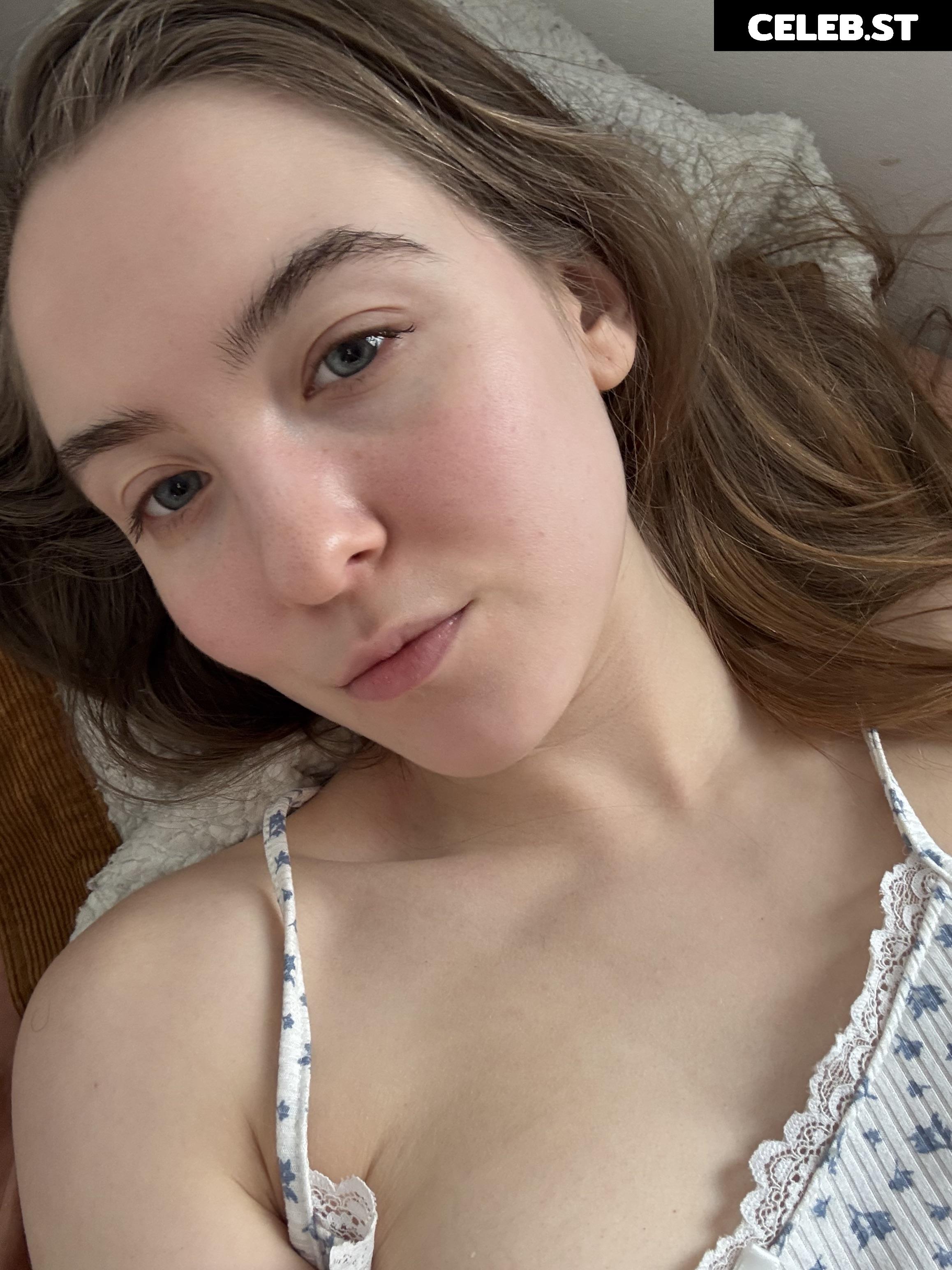 Curious_Hour / mirrajean Image 12268720