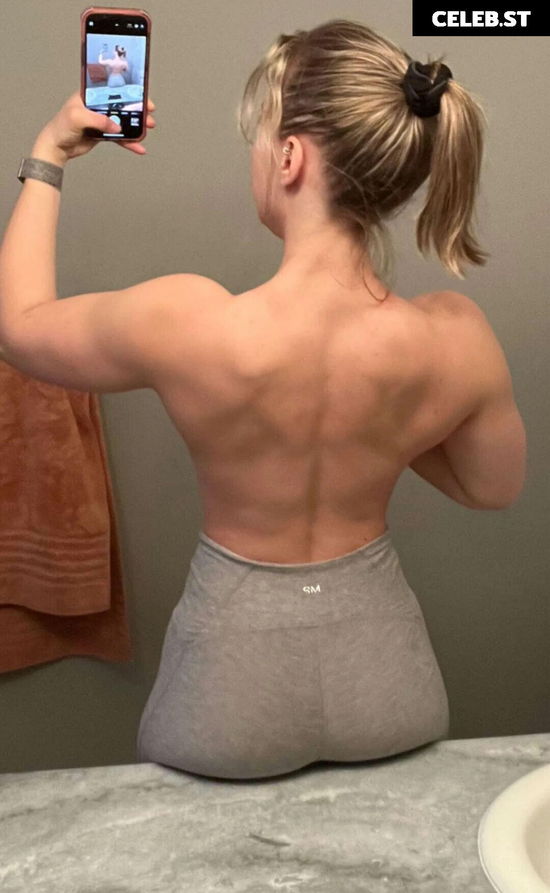 Pineapplebrat / Alice Klomp Image 12265827