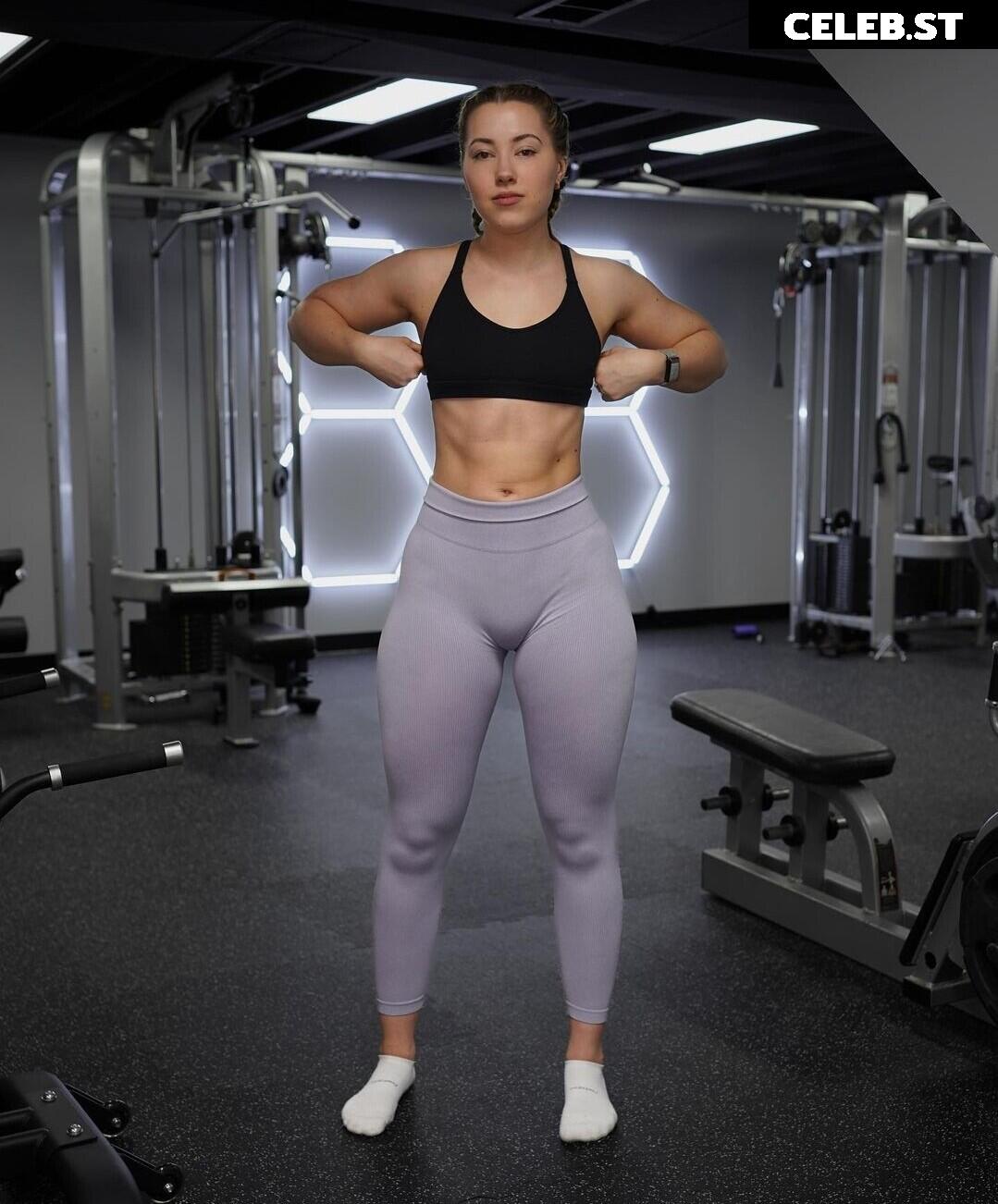 Pineapplebrat / Alice Klomp Image 12265832