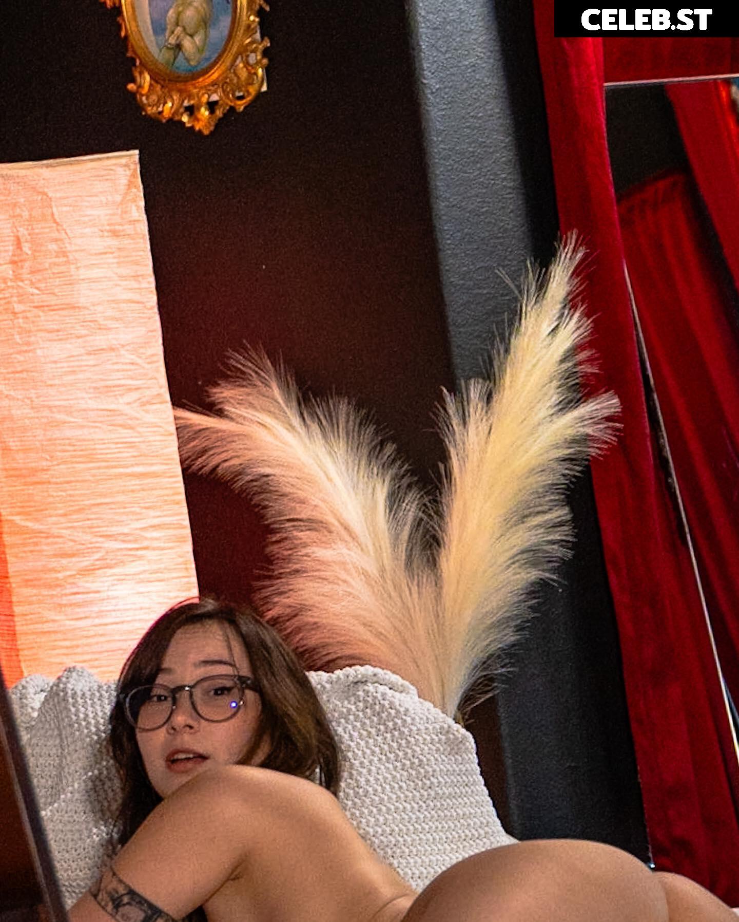 bigtittygothegg / goth__egg / goth.egg / Lee Lee Image 12267010