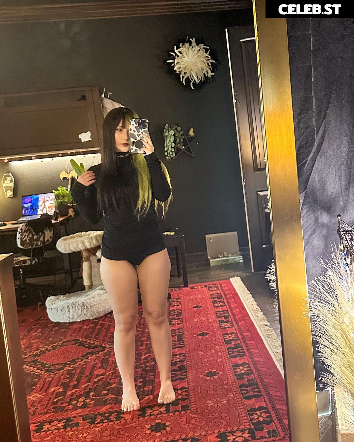 bigtittygothegg / goth__egg / goth.egg / Lee Lee Image 12266991