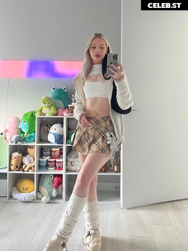 veefroggy / veronika Image 12269536