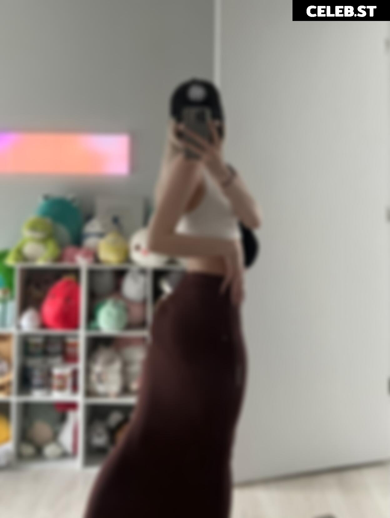 veefroggy / veronika Image 12269482