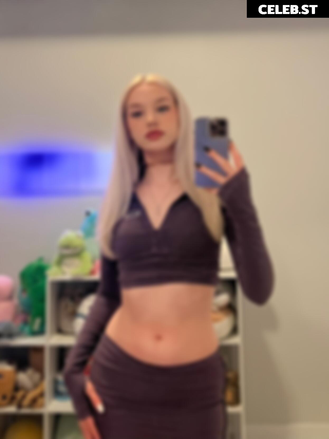 veefroggy / veronika Image 12269489