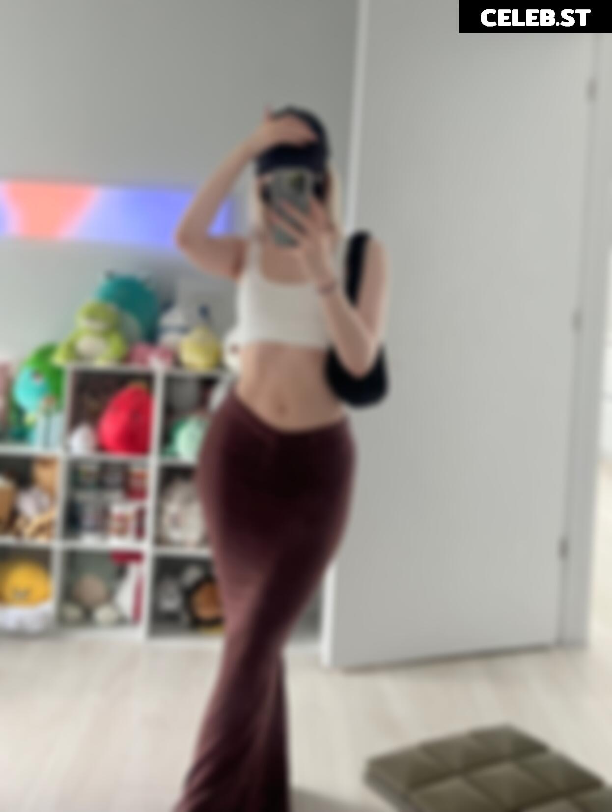 veefroggy / veronika Image 12269468