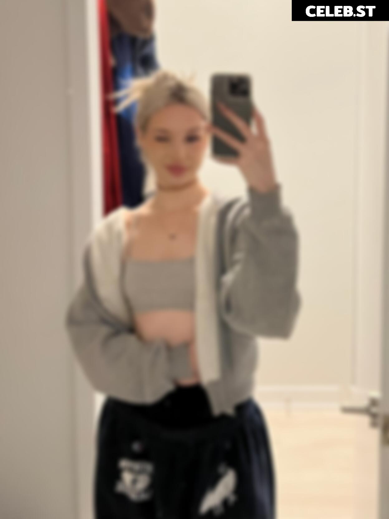 veefroggy / veronika Image 12269475