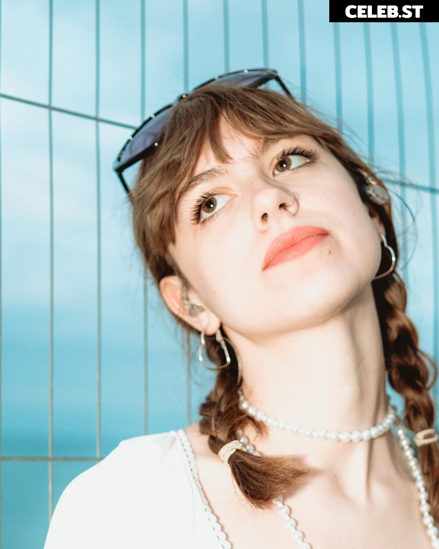 Chloe Slater - Indie Musician Image 12271758