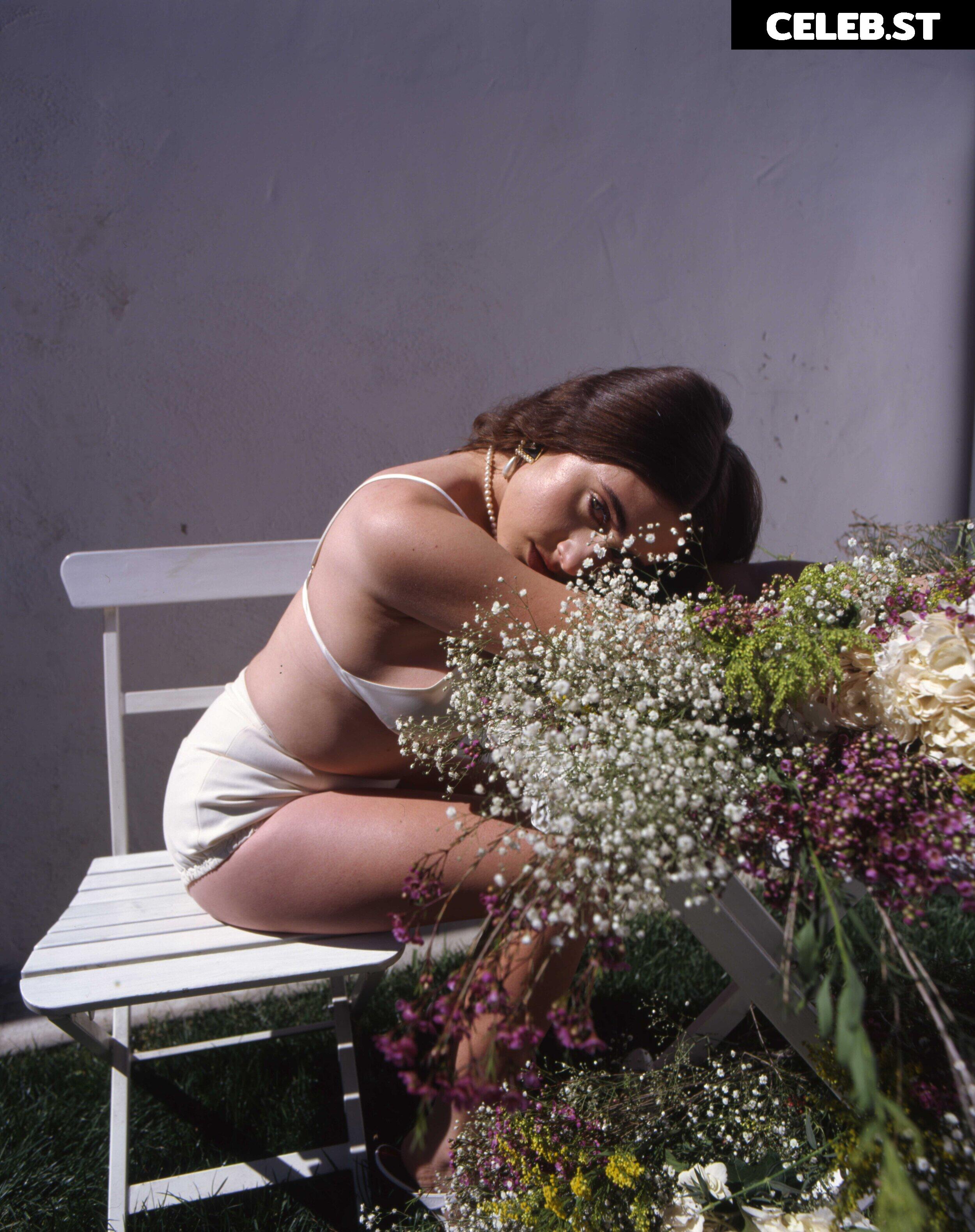 Rachel Anne Sennott Image 12270872