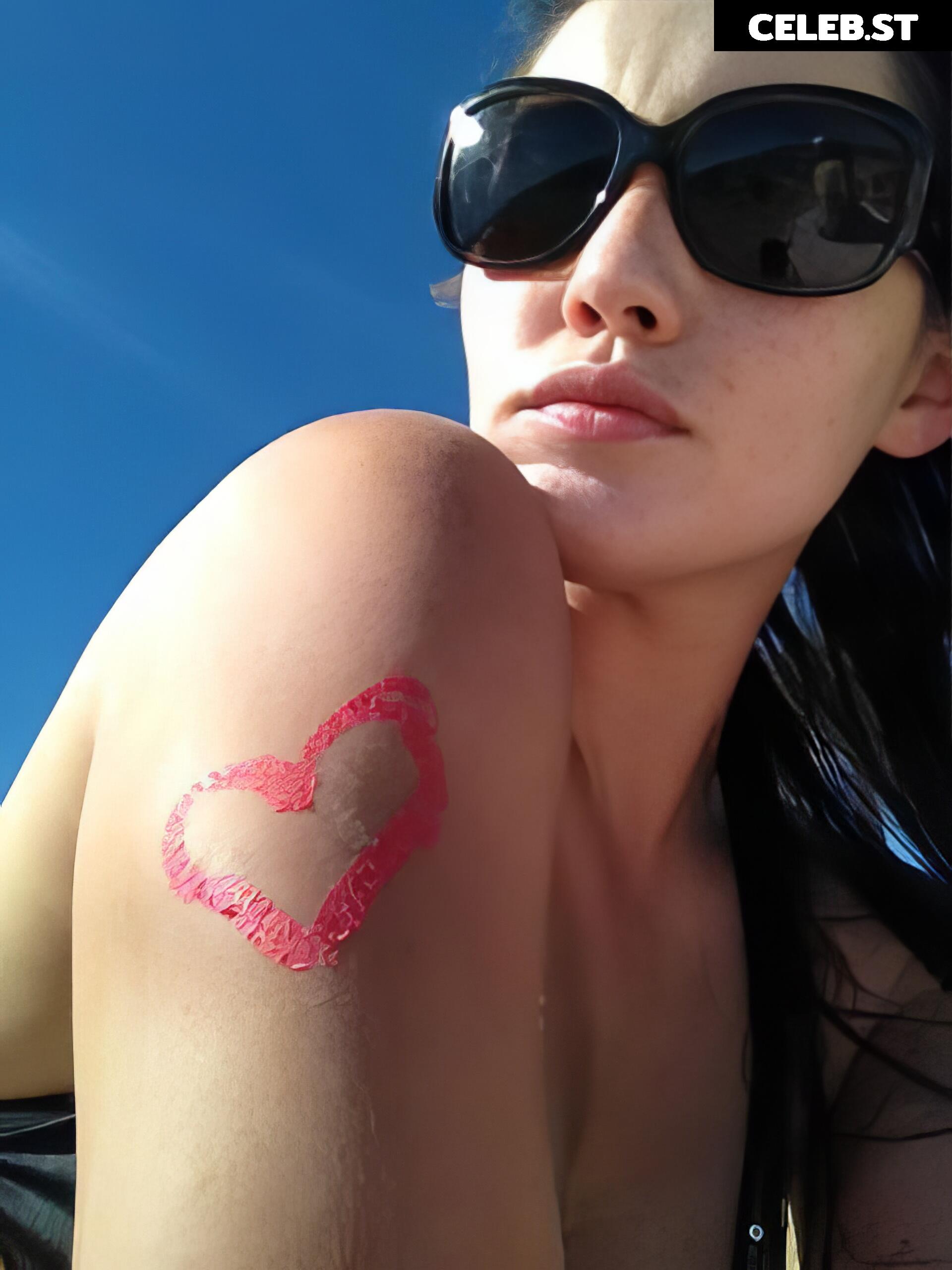 Christina Chong Image 12270561