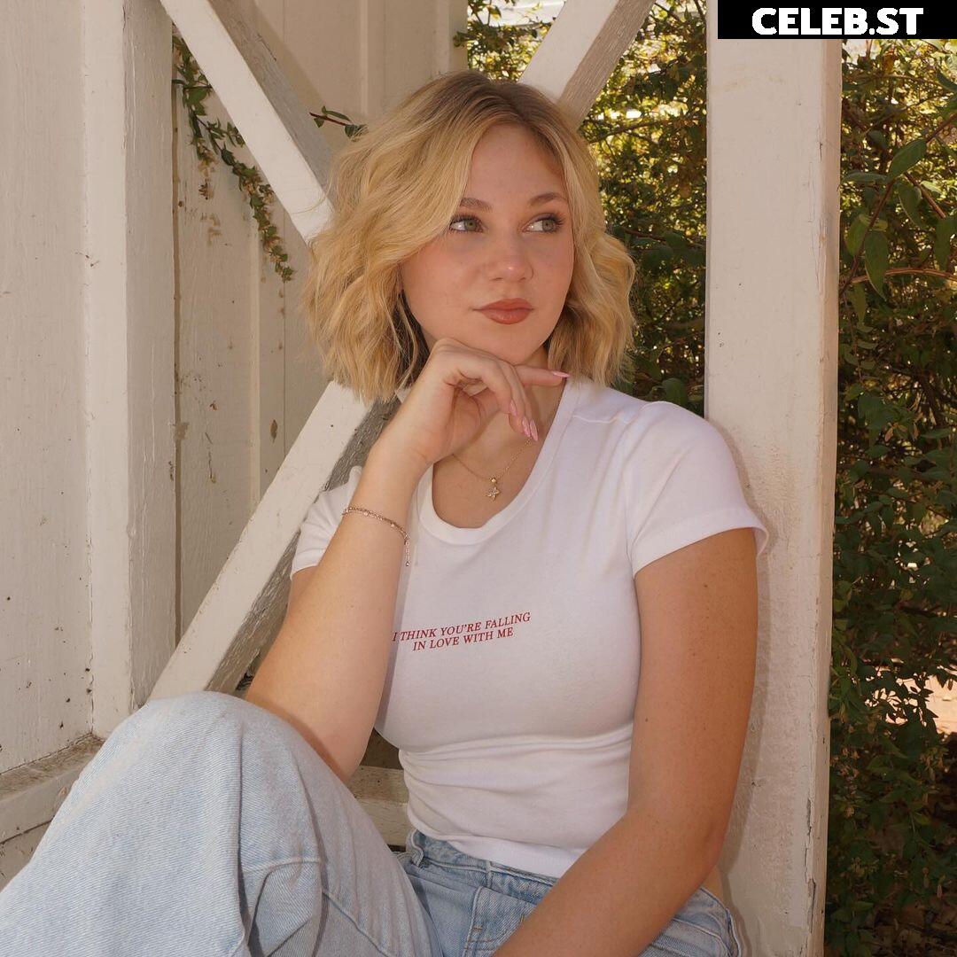 Lily Brooks O’Briant Image 12270418