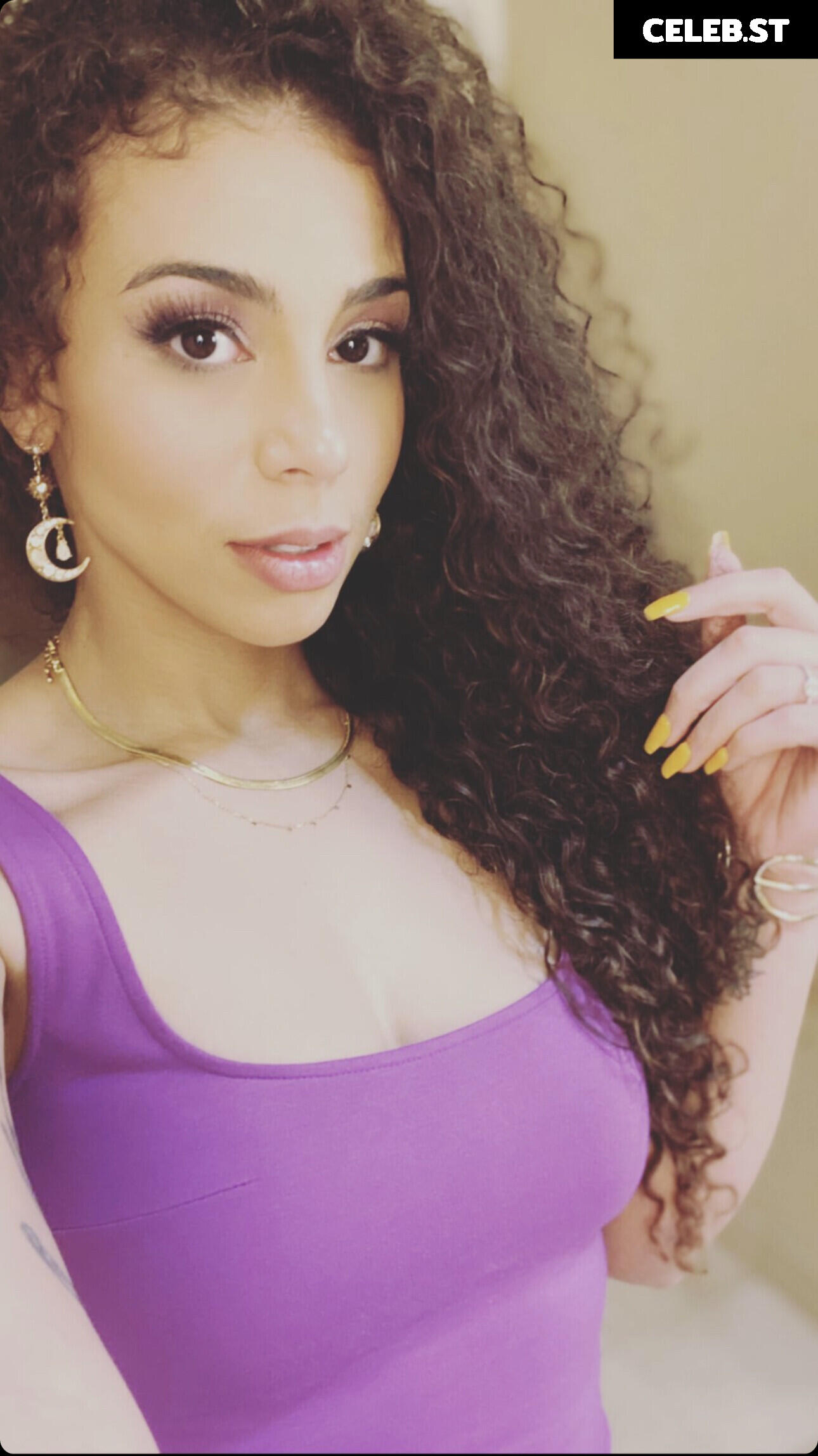 Samantha Irvin - WWE Image 12270312