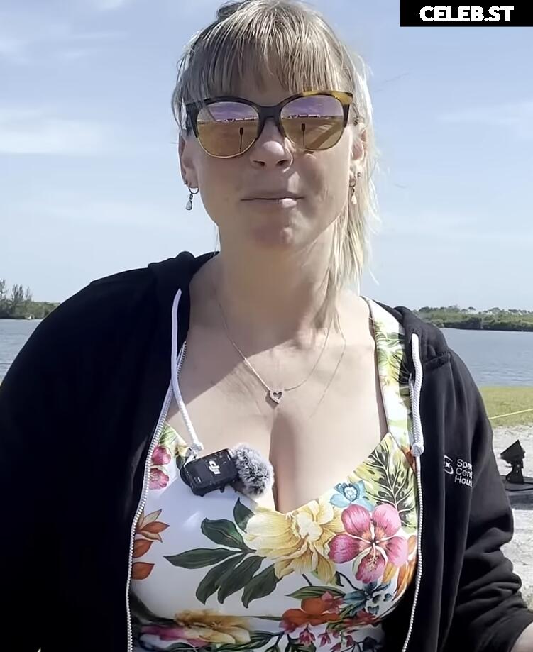 Ellie in Space / esherifftv Image 12272424