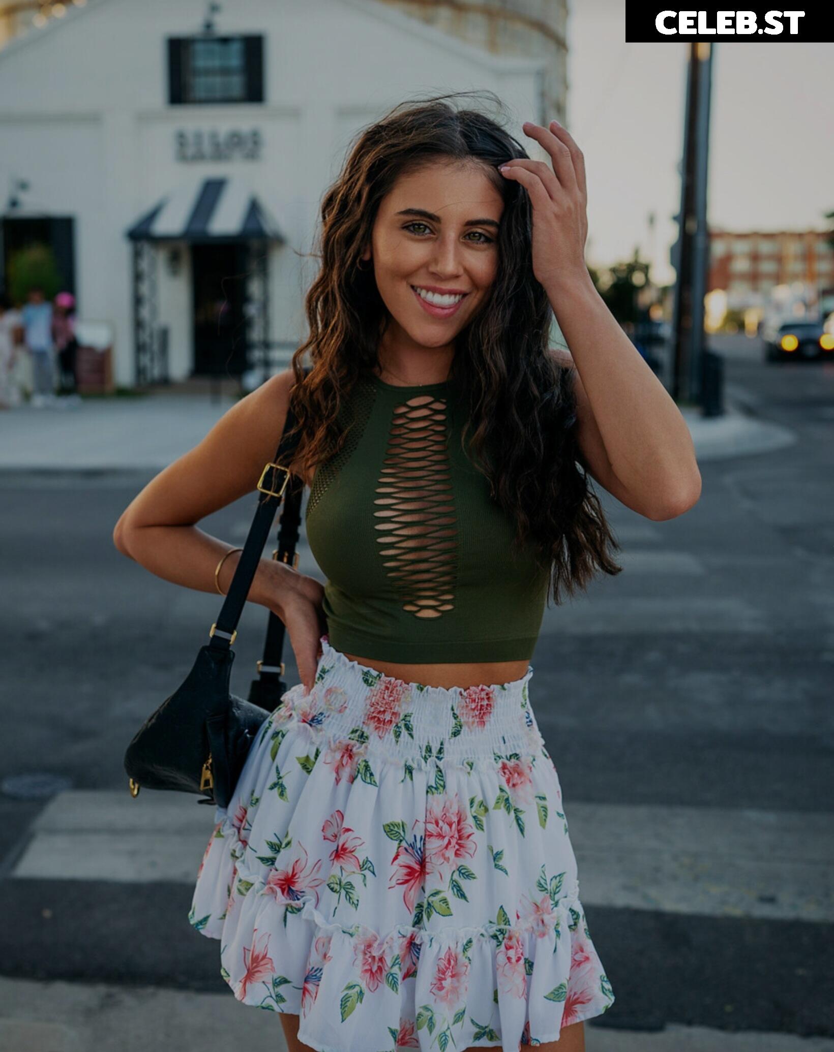 Violet Summers Image 1223679