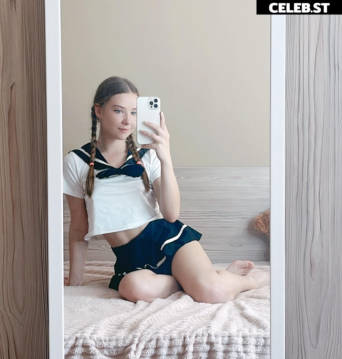 Tinyangelx | Me_Emily | tiny_angel | _rileyreid_ Image 12298869