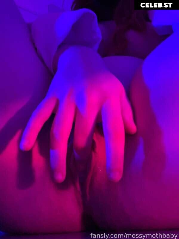 MossyMothBaby / mossymoth / Moth / bunn1eb / bunnieeb / Breannakate / Alexisthere / itsmobabyy / beascoffin Image 12295115