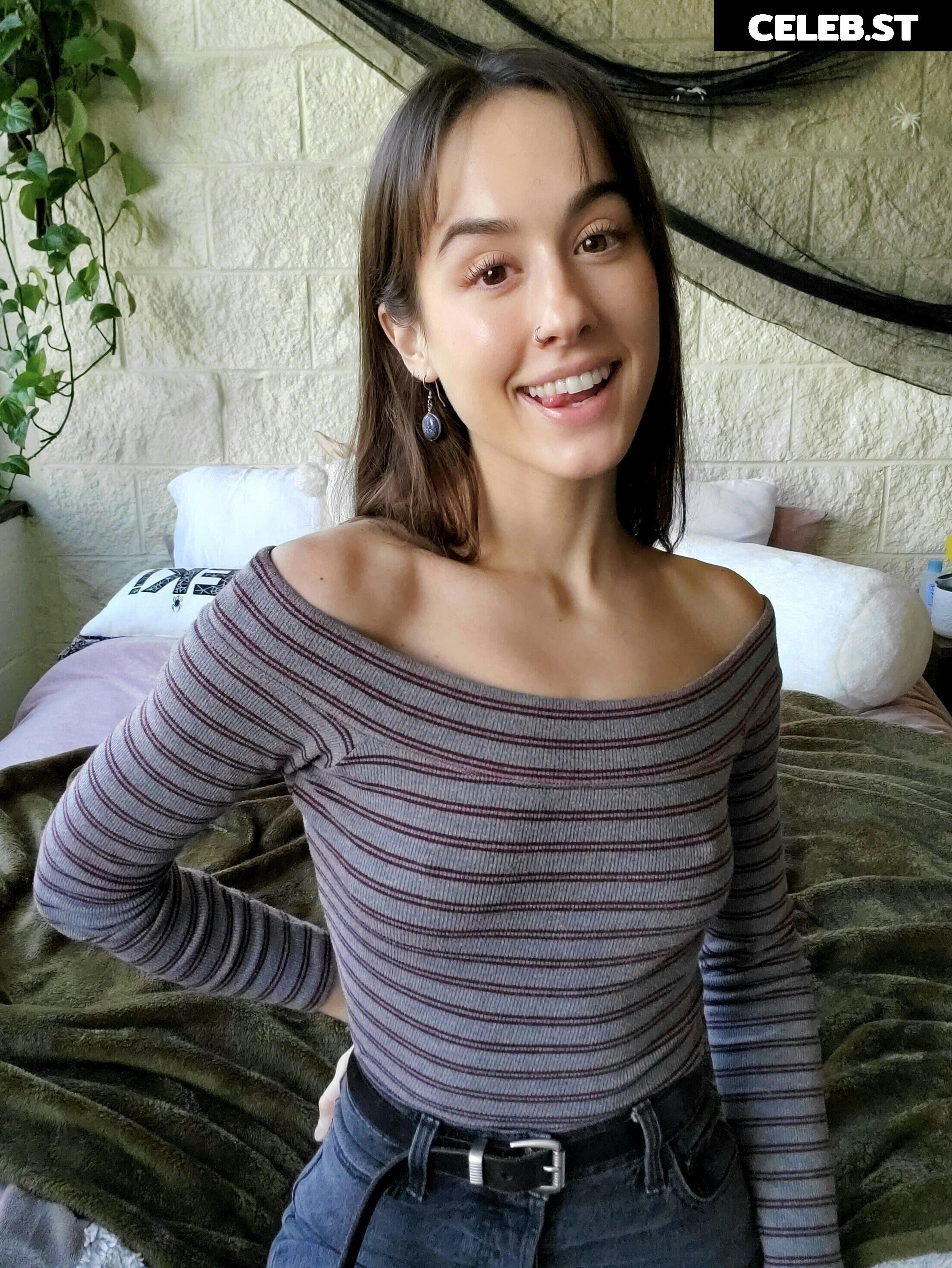 julesari / RevolutionaryElk1210 Image 12296672