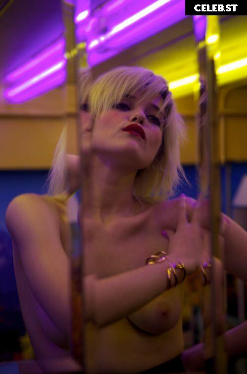 Sky Ferreira Image 12293608