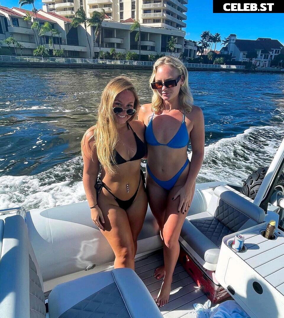 Girlongrill / Jenna Ehrhardt Image 12299244