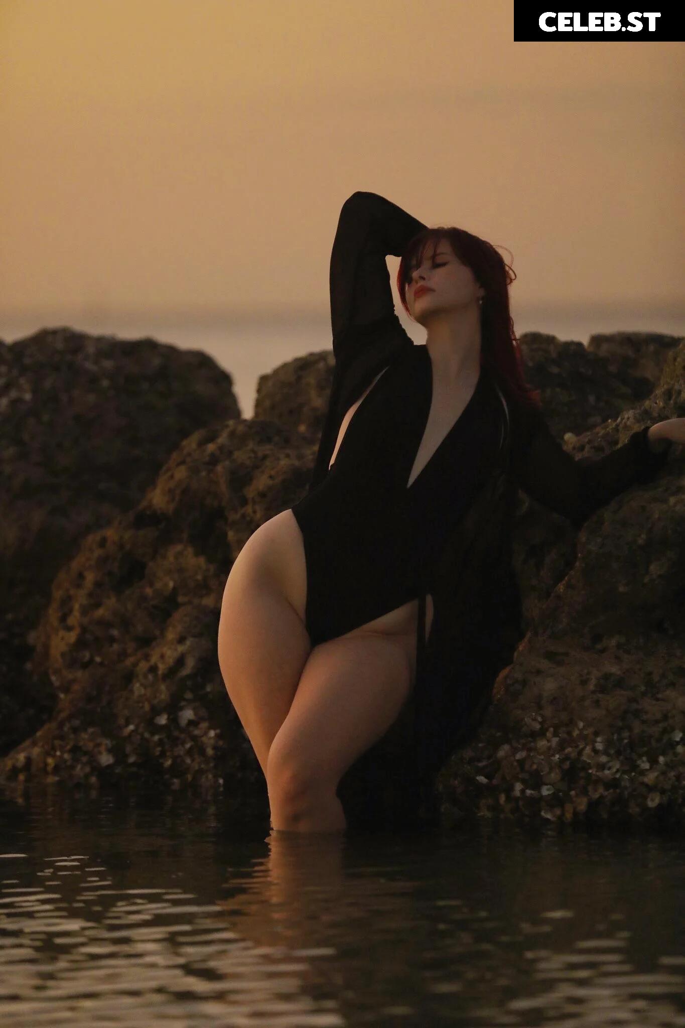 avasreddiary / Jenn Rowley Image 12284615