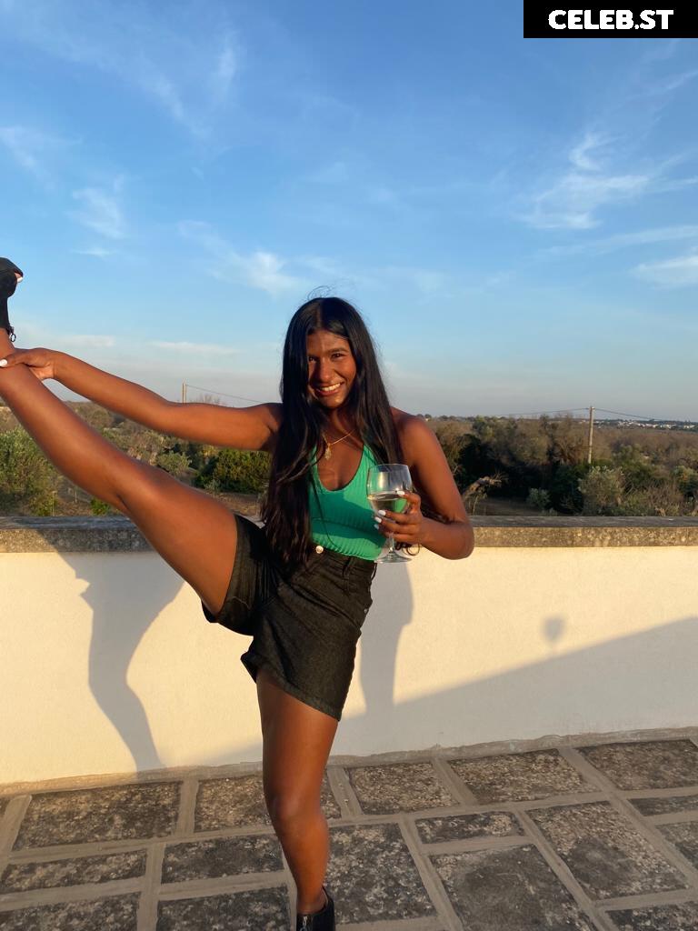 Ash Sarkar Image 12287397