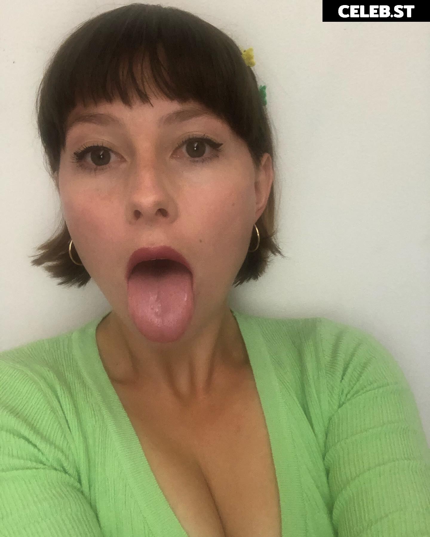 Bel Larcombe slice_of_salami_ Image 12280267