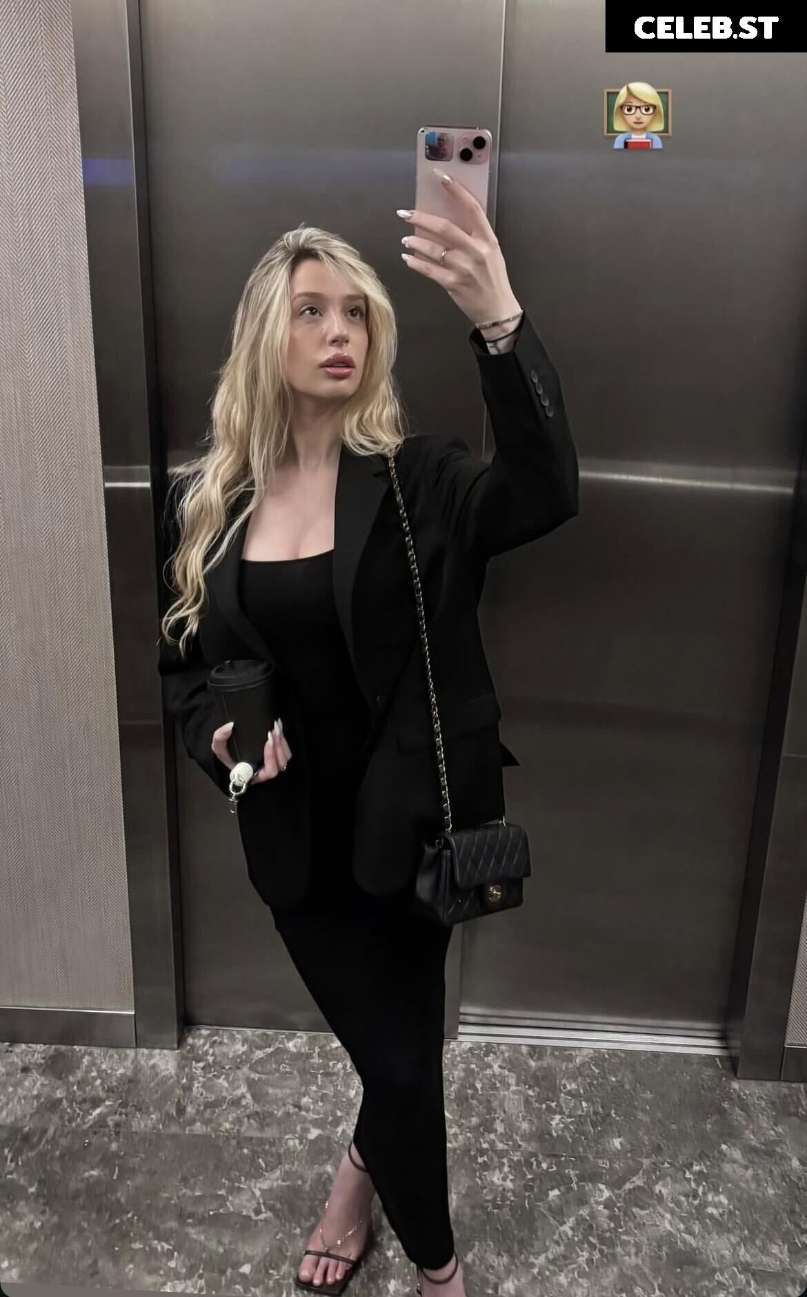 Anisimova Anastasia / anisimovaanastasia Image 12282925