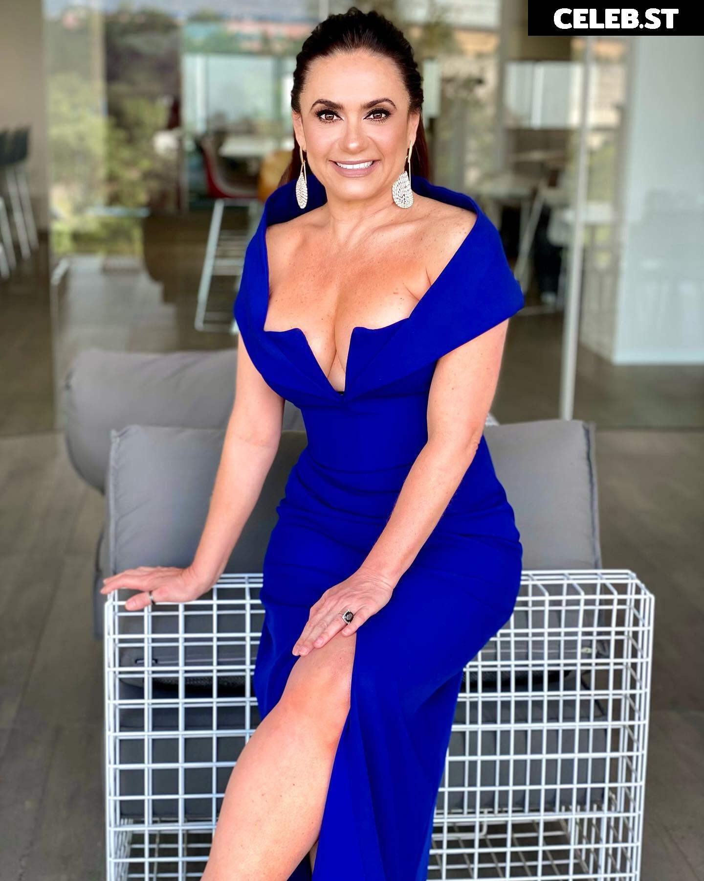 Penelope Menchaca TV host Image 12282905