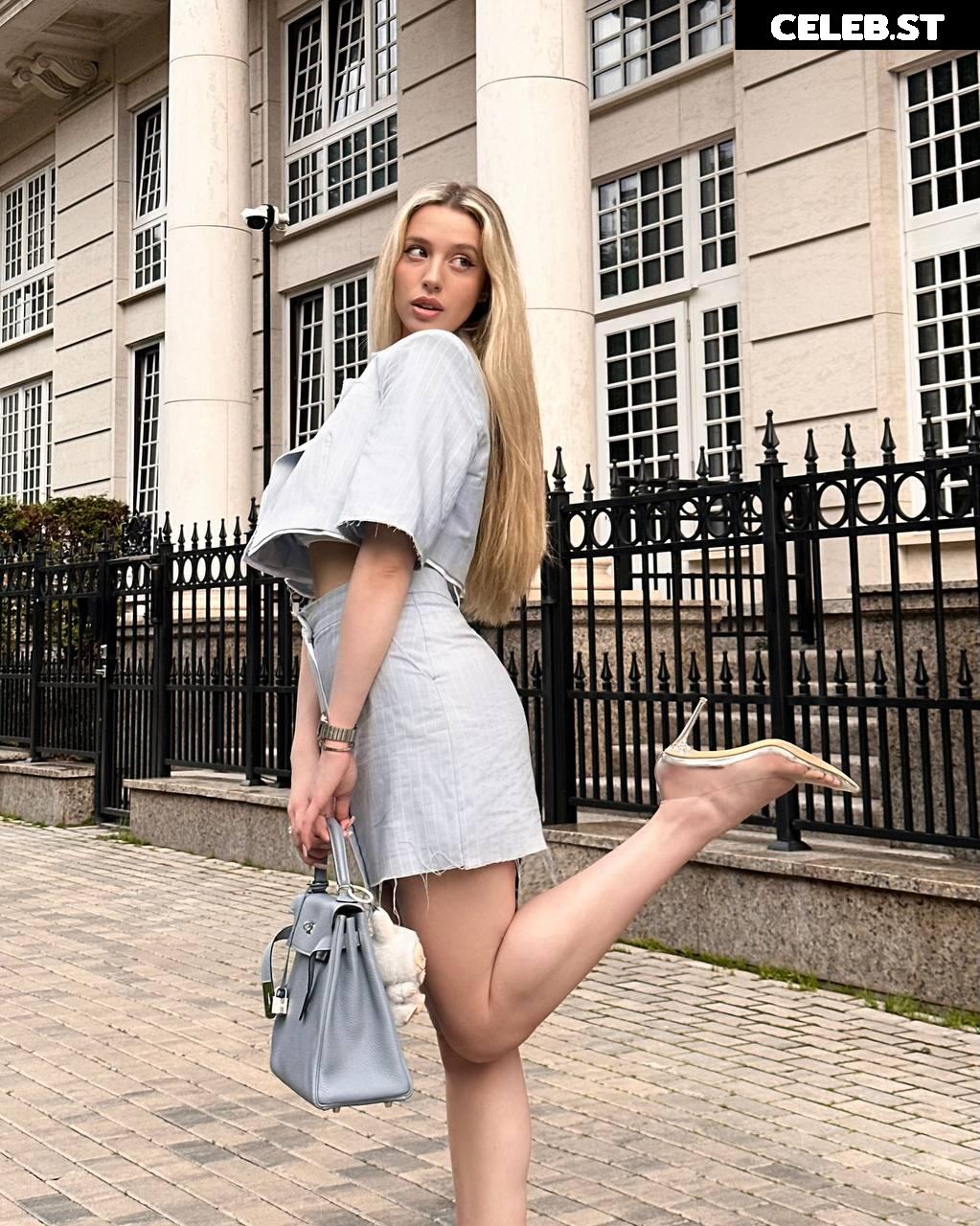 Anisimova Anastasia / anisimovaanastasia Image 12282931