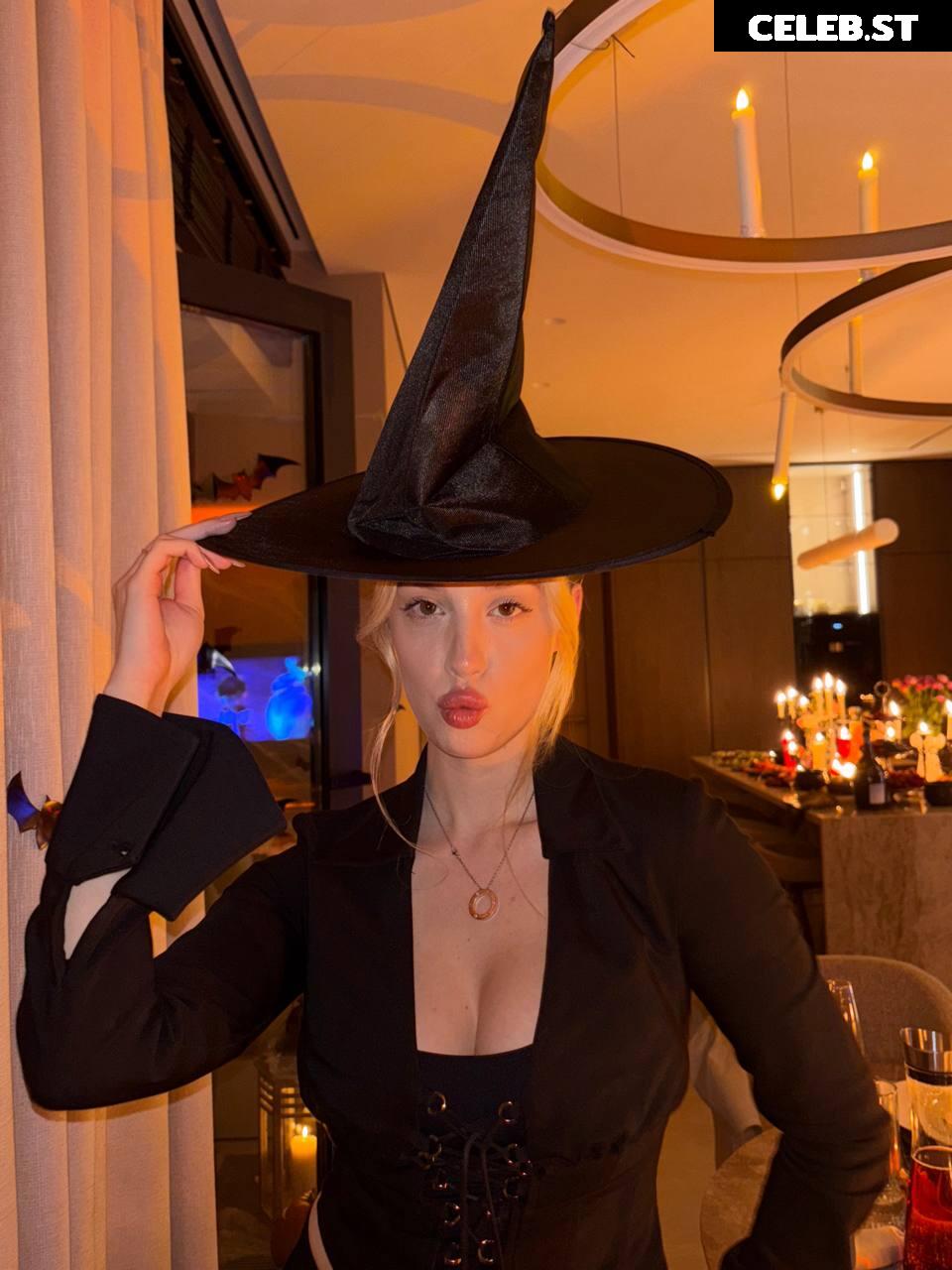 Anisimova Anastasia / anisimovaanastasia Image 12282930