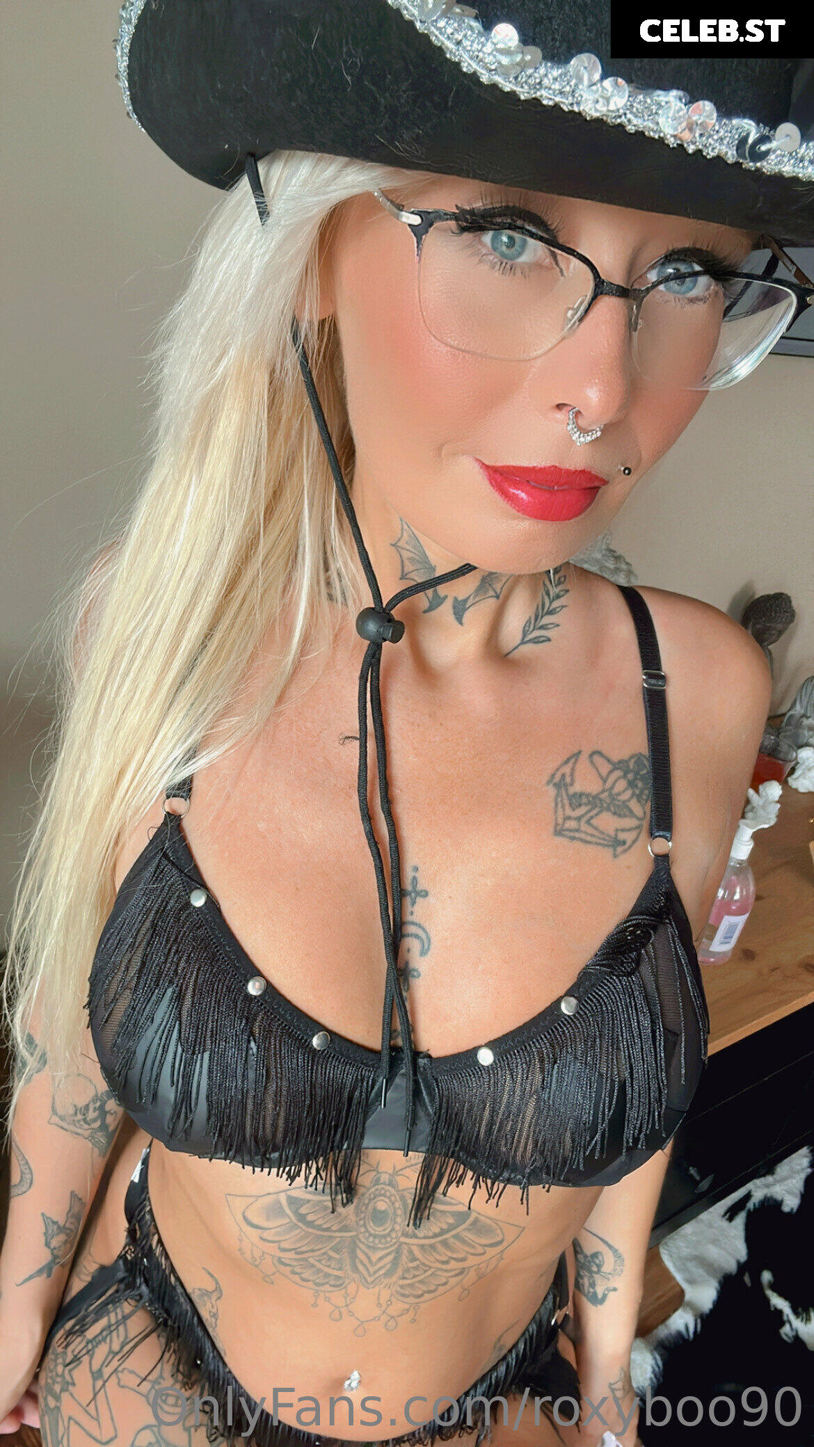 Kitty Mom @Roxyboo90 Image 12155110